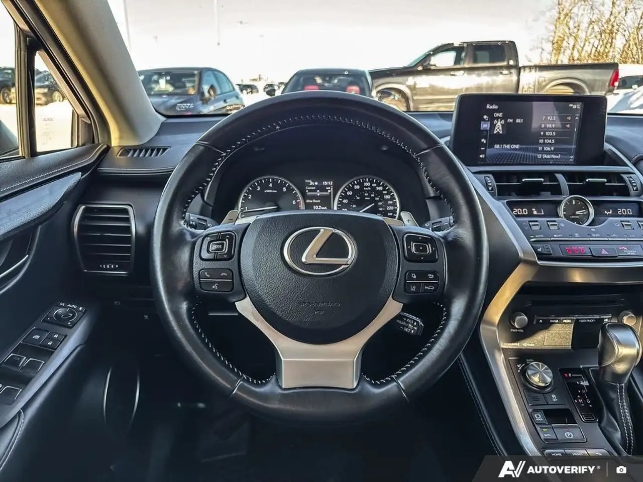 Lexus NX снимка Lexus NX