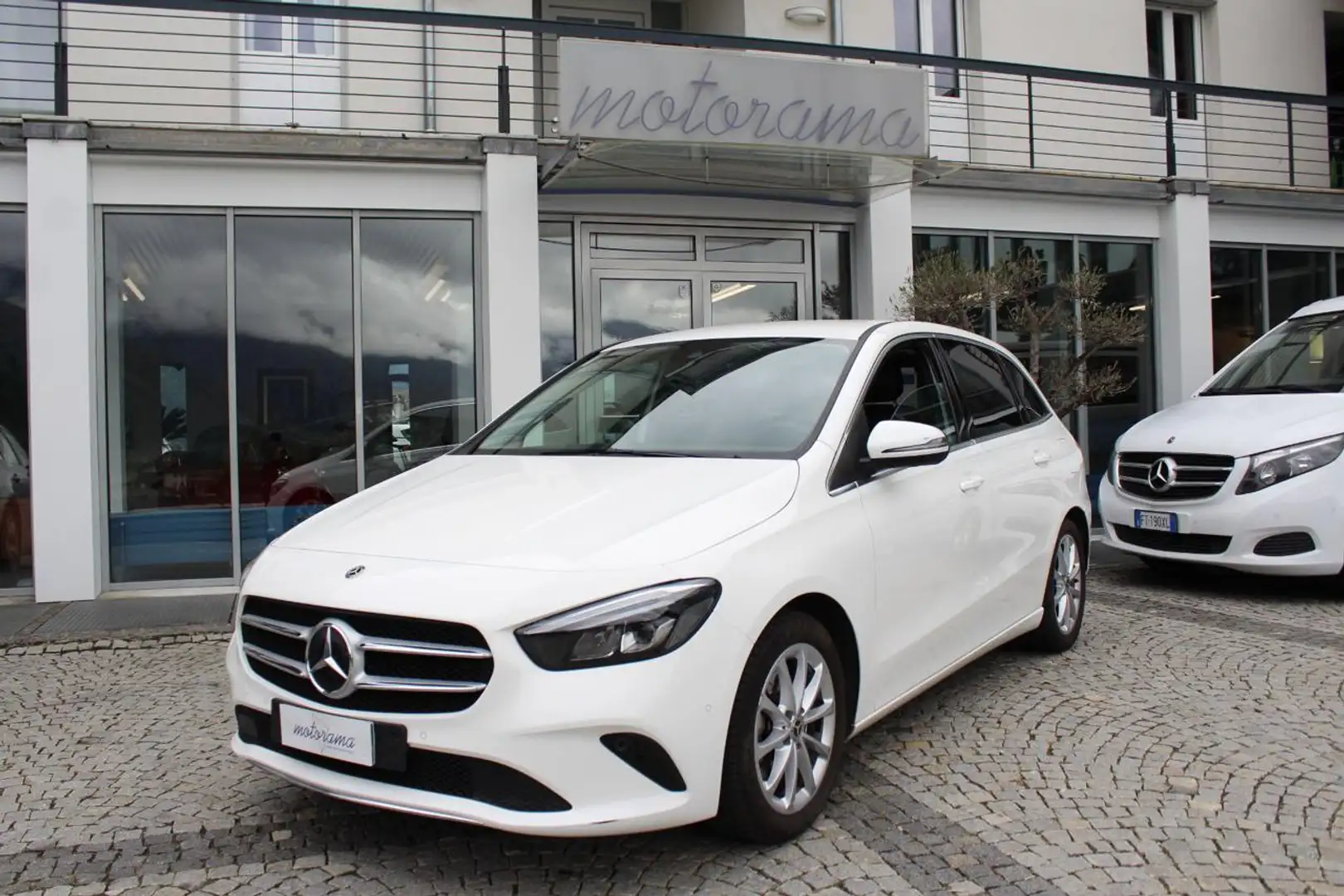 Mercedes-Benz B 200 d Premium aut! Wit - 1