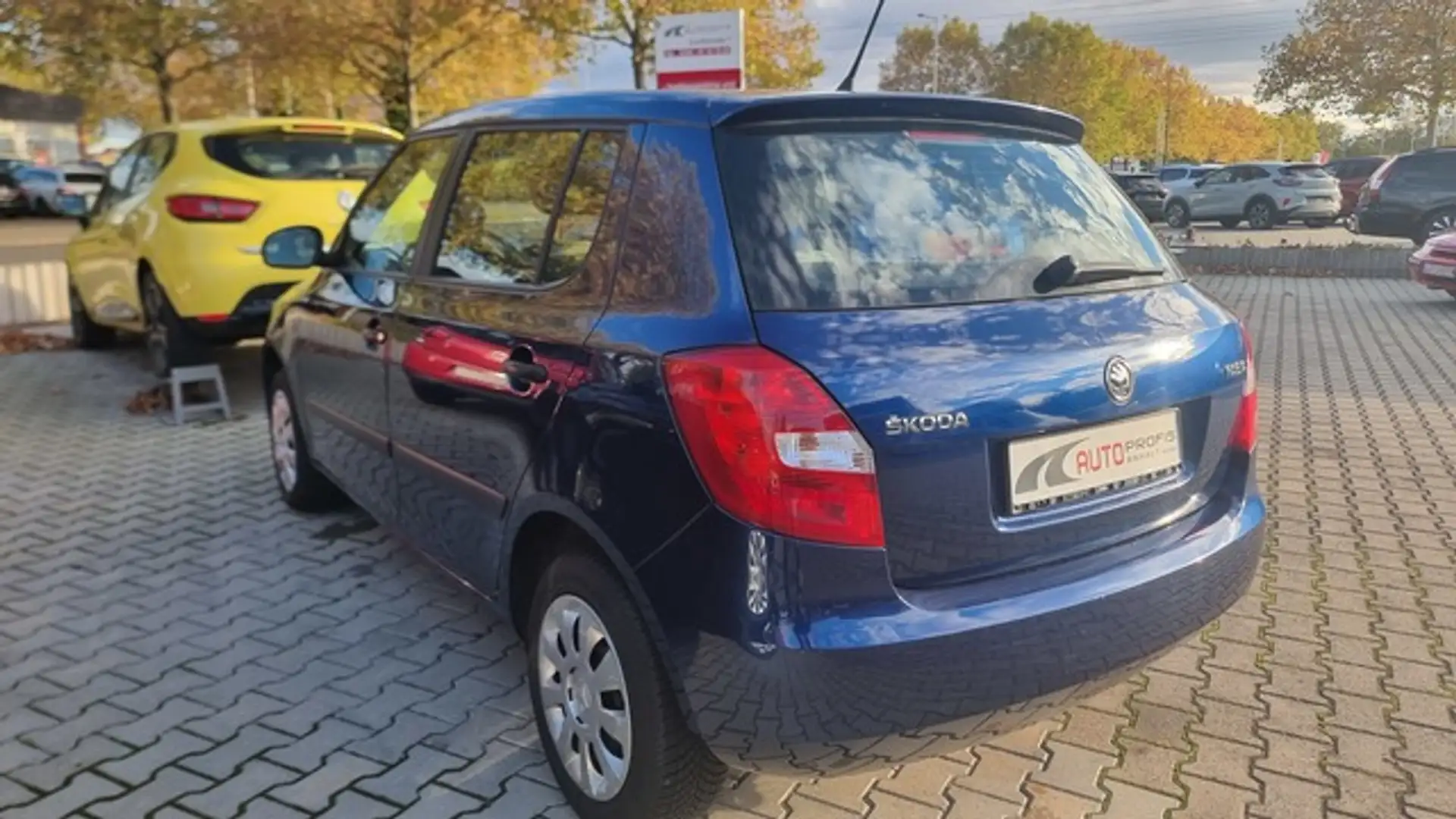 Skoda Fabia KLIMA COOL EDITION 5-türig Blau - 2
