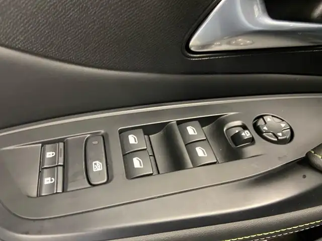 Peugeot 308 view 13