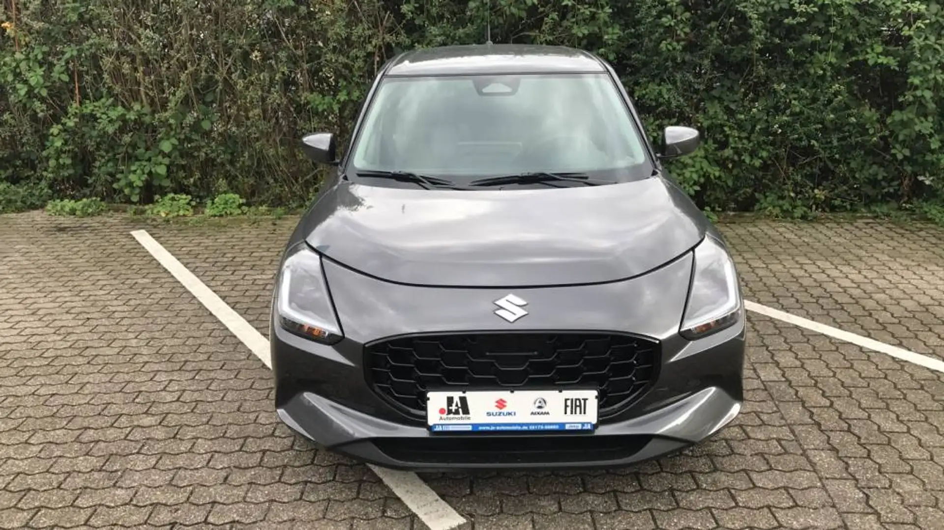 Suzuki Swift SWIFT COMFORT CVT HYBRID Grau - 2