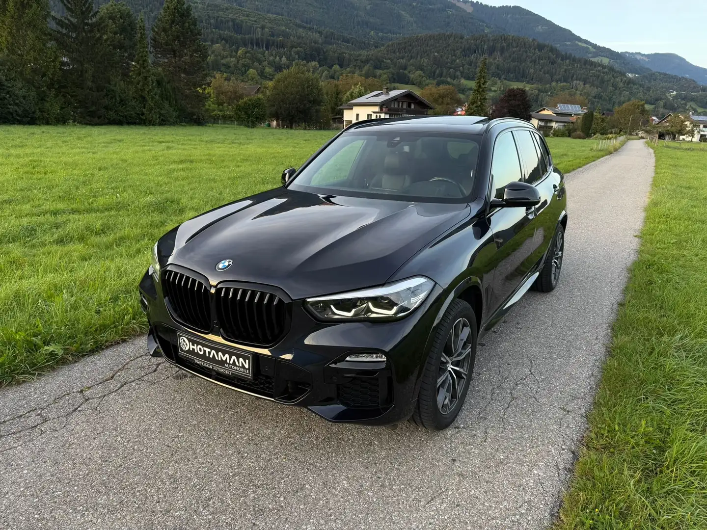 BMW X5 xDrive 30 d M Paket Pano AHK Ambiente 360 Grad Kam Schwarz - 1
