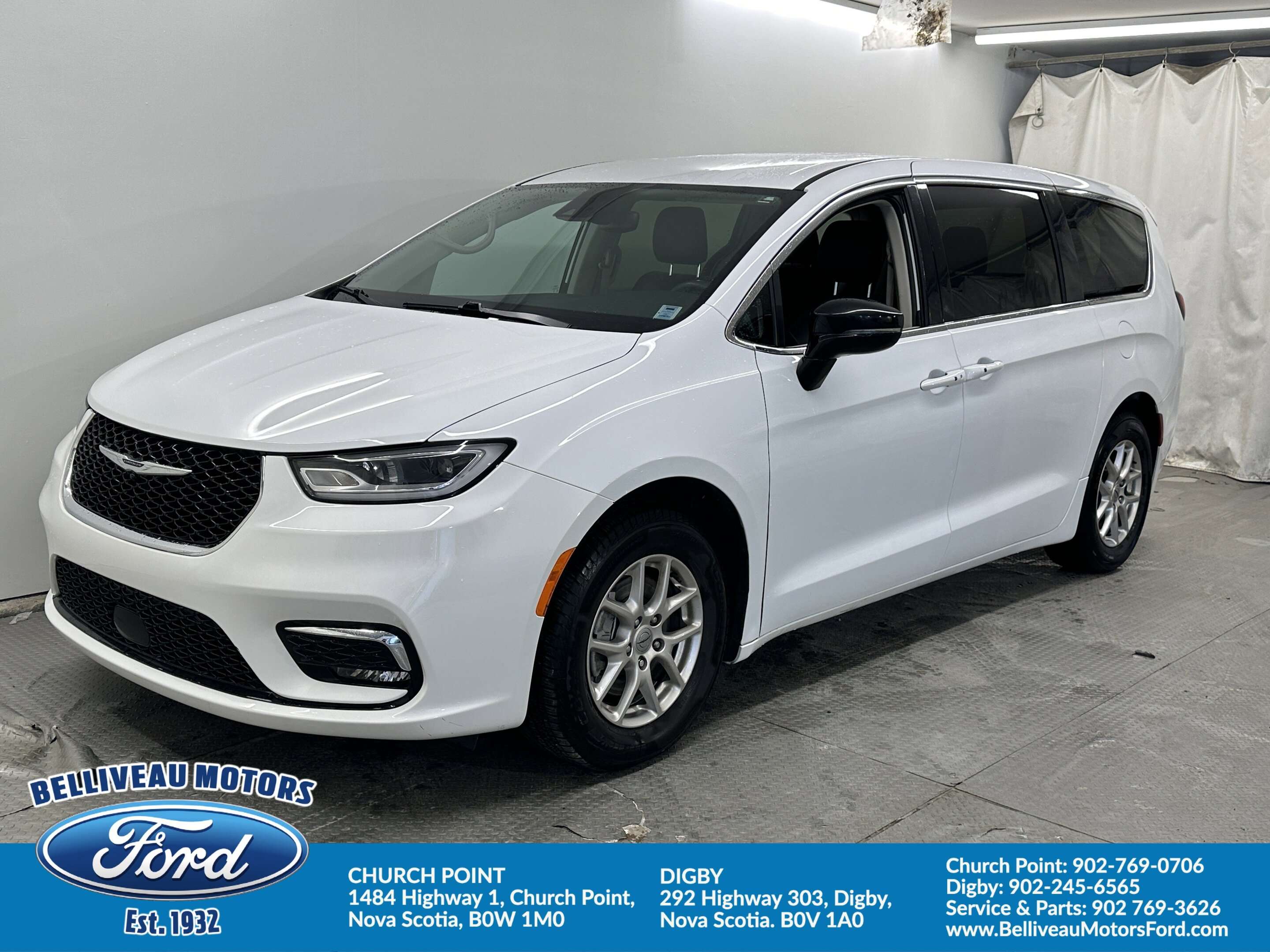 2024 Chrysler Pacifica Touring L