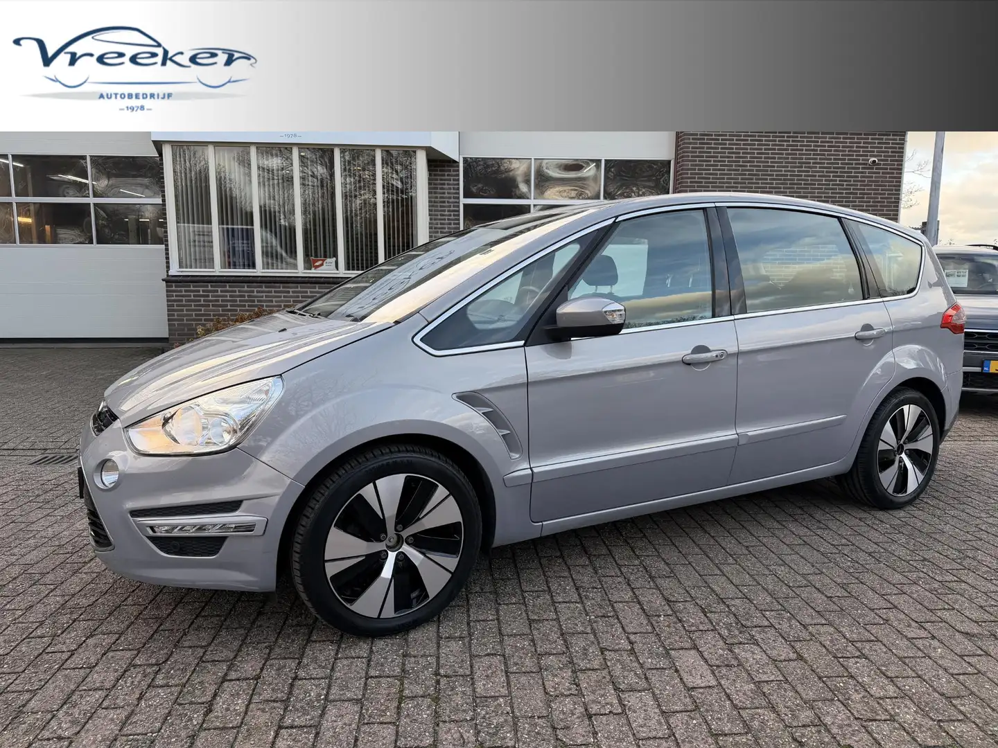 Ford S-Max 2.0 EcoBoost Titanium Grijs - 1