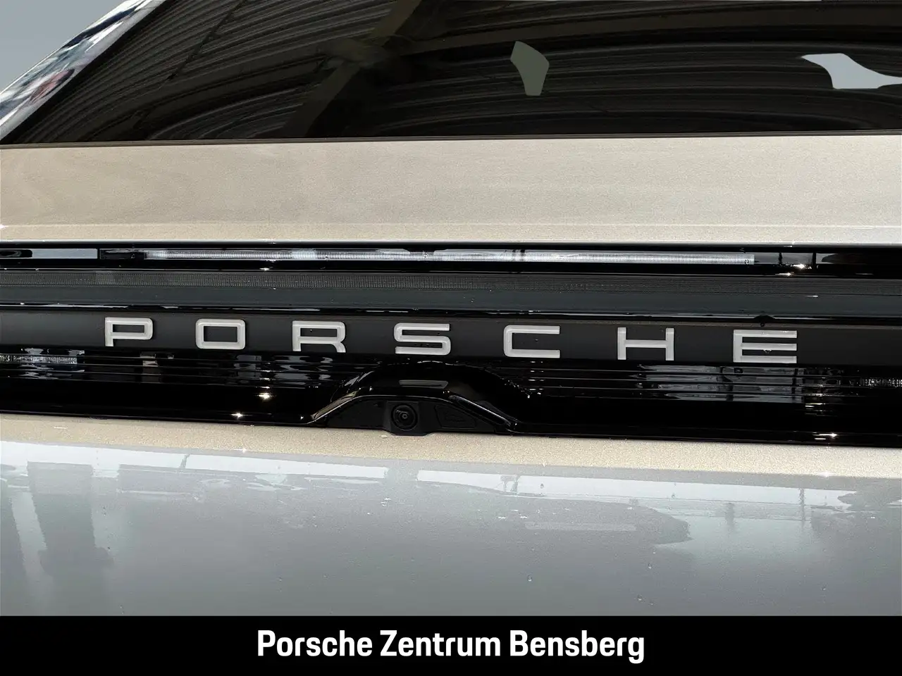 Porsche Macan Electric 14