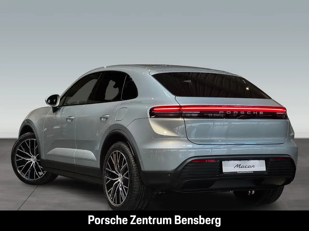 Porsche Macan Electric 3