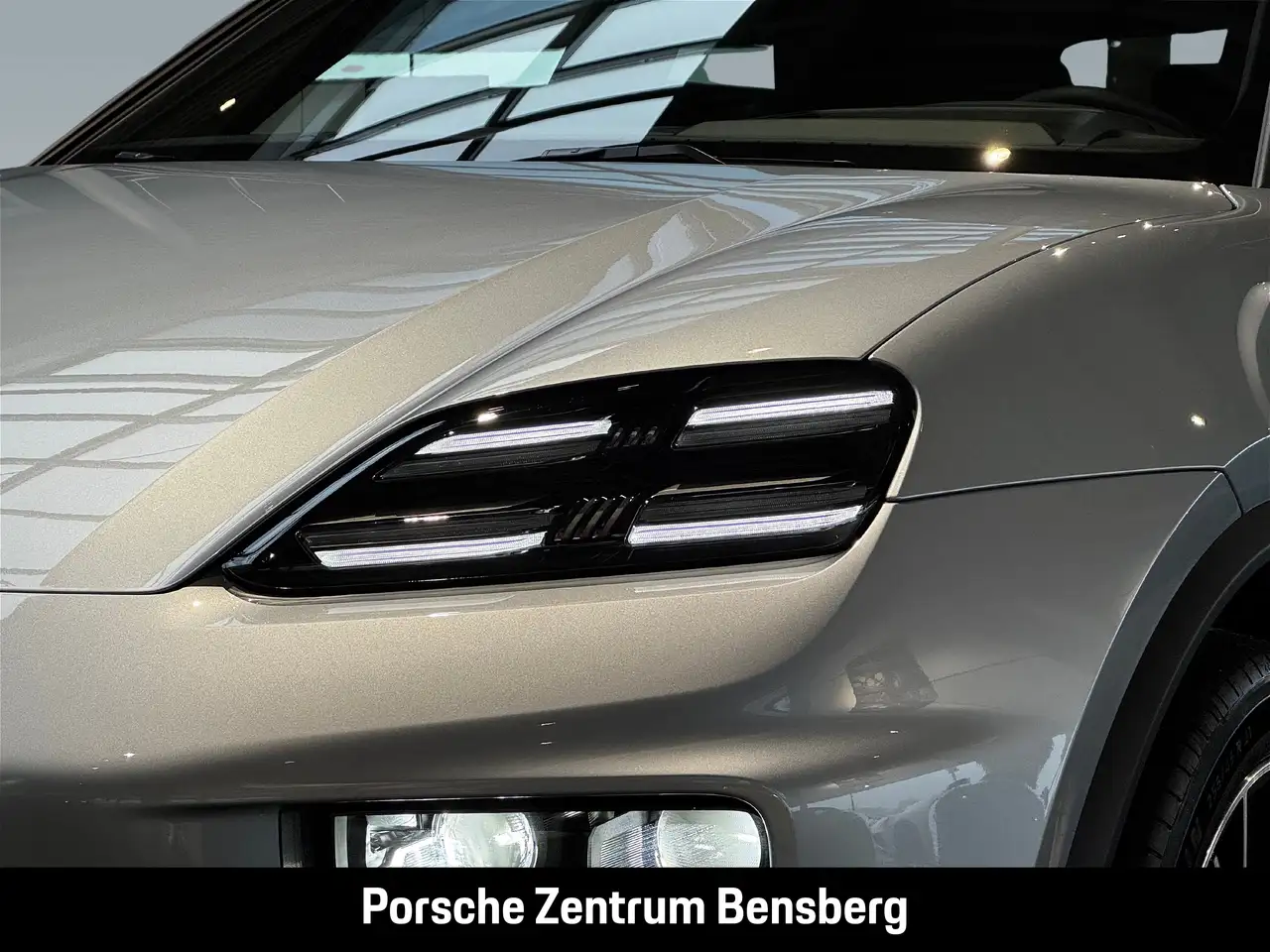 Porsche Macan Electric 9