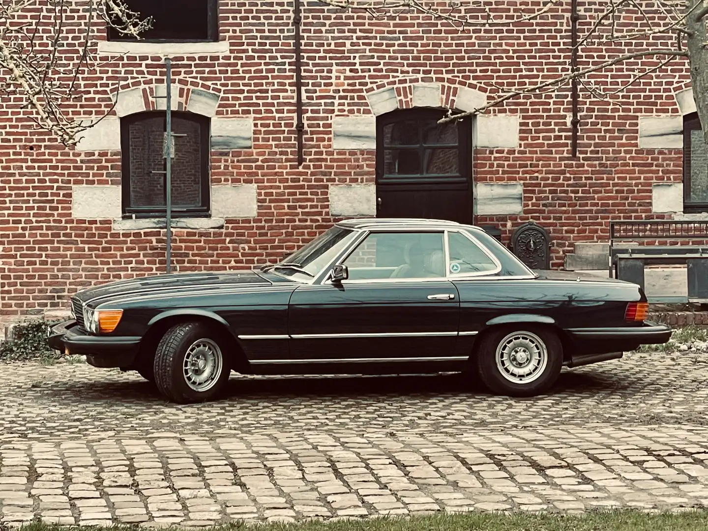 Mercedes-Benz SL 380 Bleu - 1