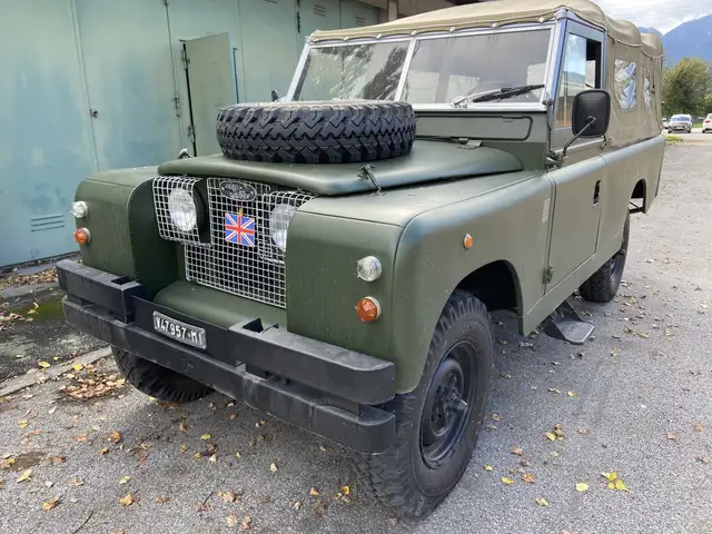 Land Rover Defender 109 Pick Up