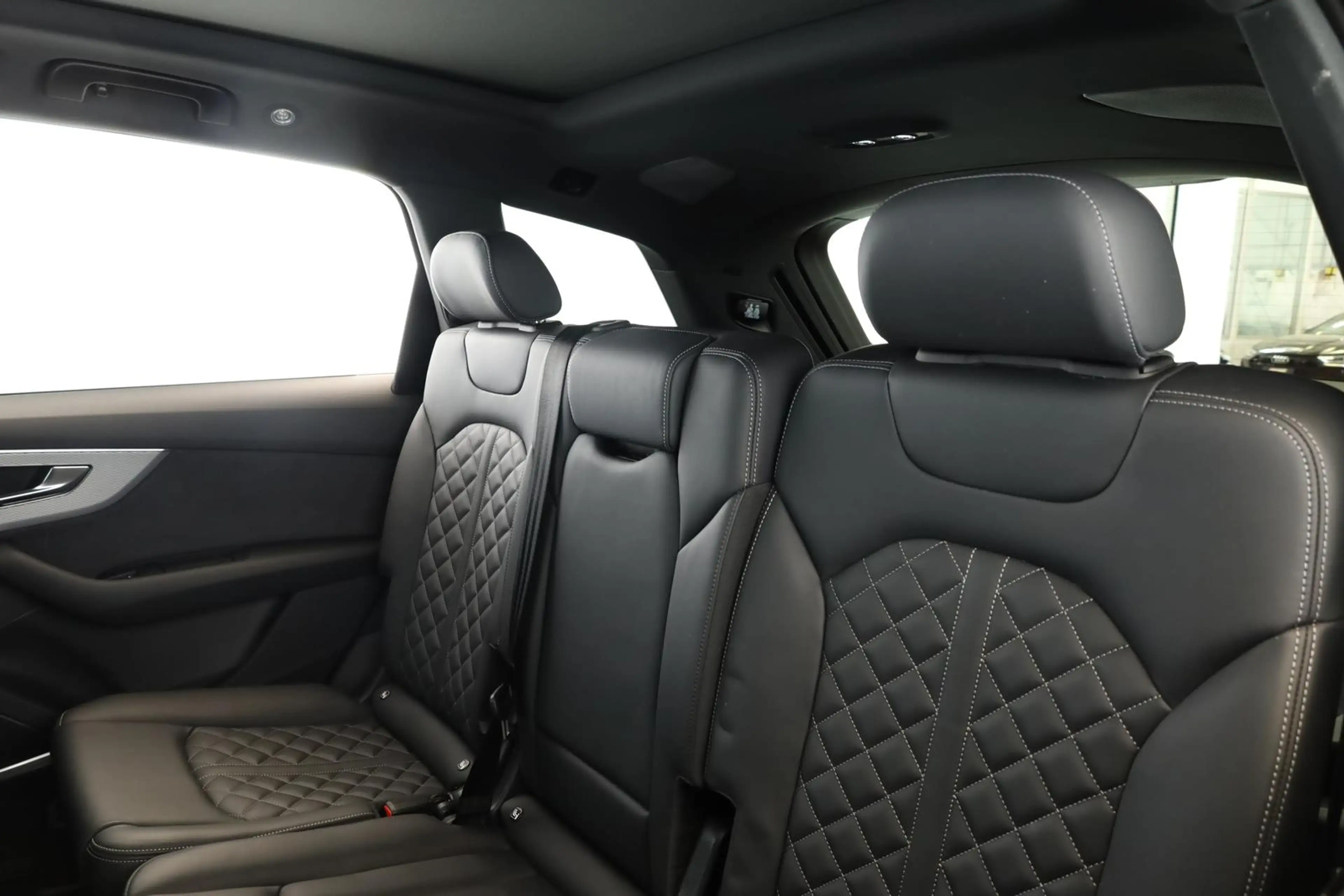 Audi SQ7 TFSI Facelift 7S Matrix Pano BangO ACC 22" — photo 10