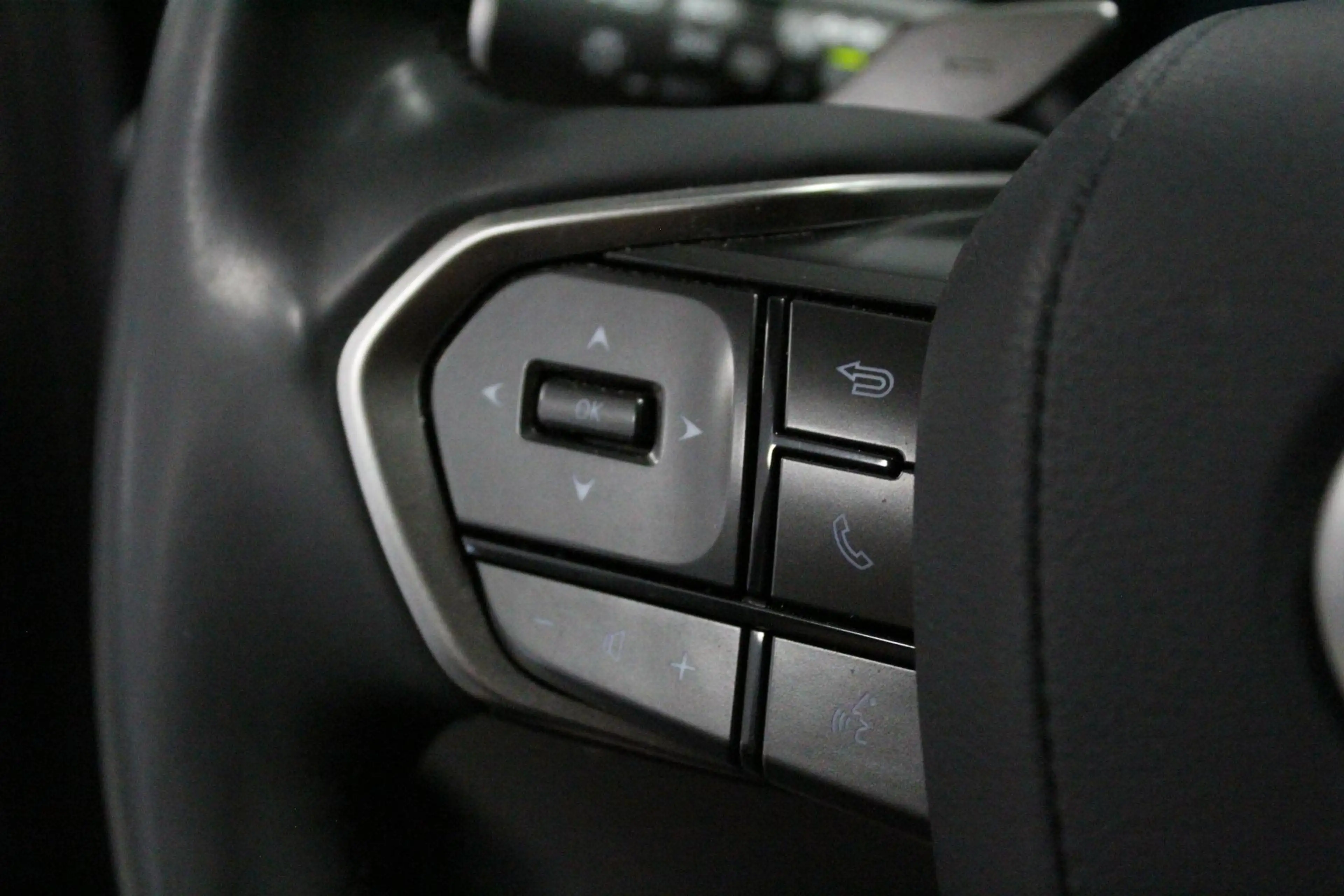Lexus RZ 450e Executive Line 71 kWh | 100% S.O.H | CAMERA | — photo 24