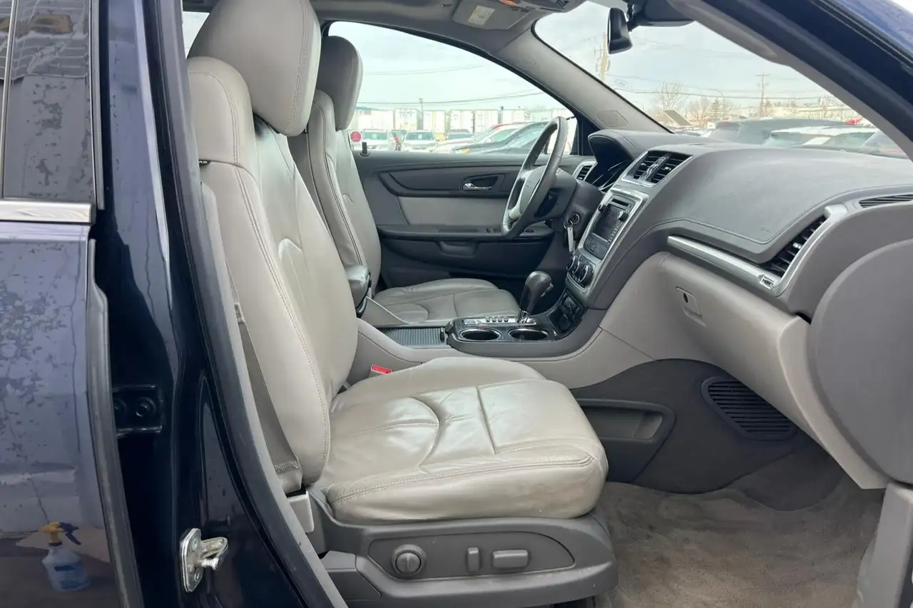 GMC Acadia снимка GMC Acadia