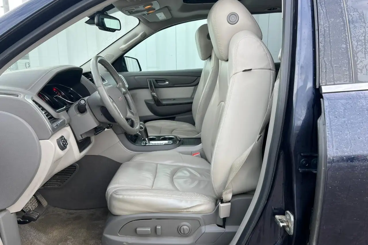 GMC Acadia снимка GMC Acadia