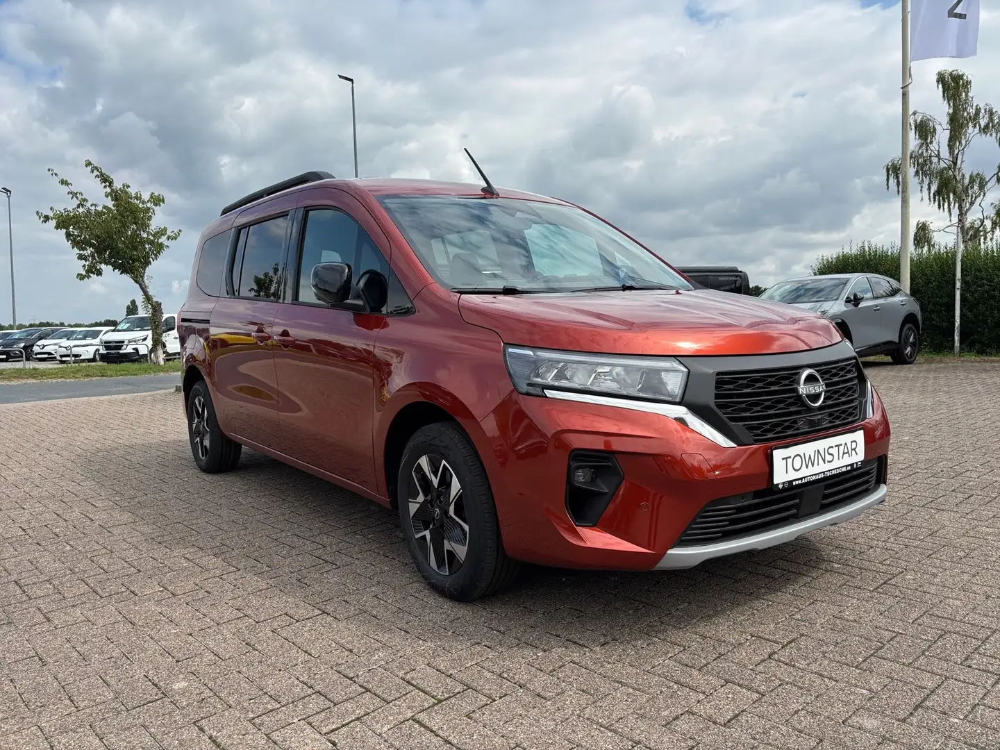 Nissan Townstar L2 Tekna 7AT *SHZ*LED* Terracotta Braun Braun - 2