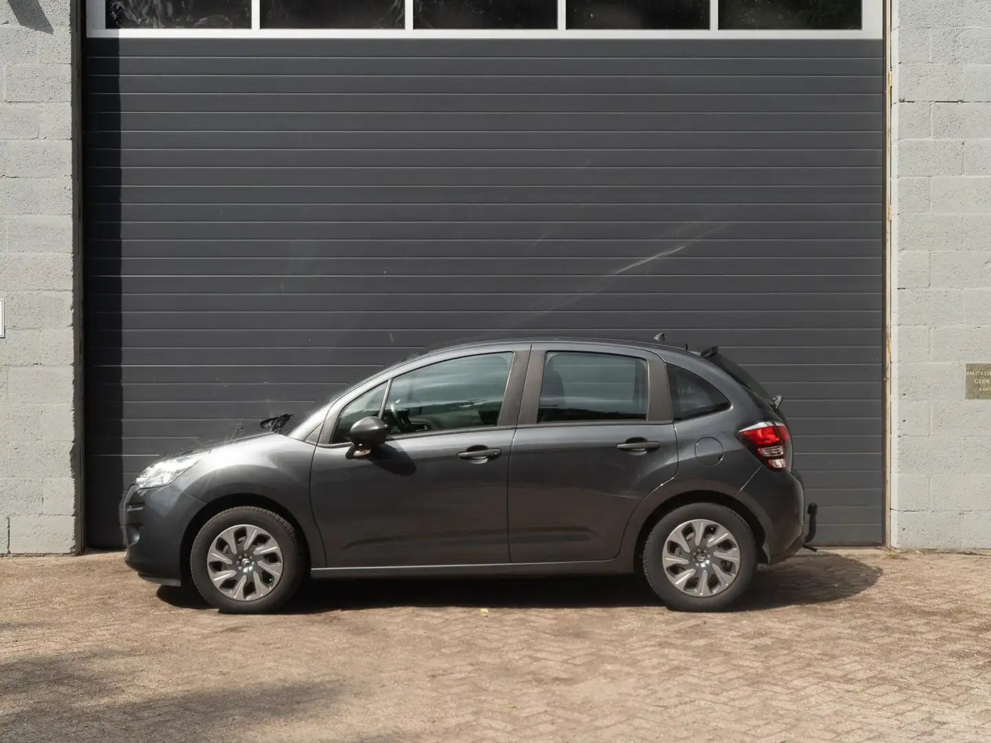 Citroen C3 1.0 Attraction 68pk H5 | Airco | Trekhaak | Dealer Gris - 2