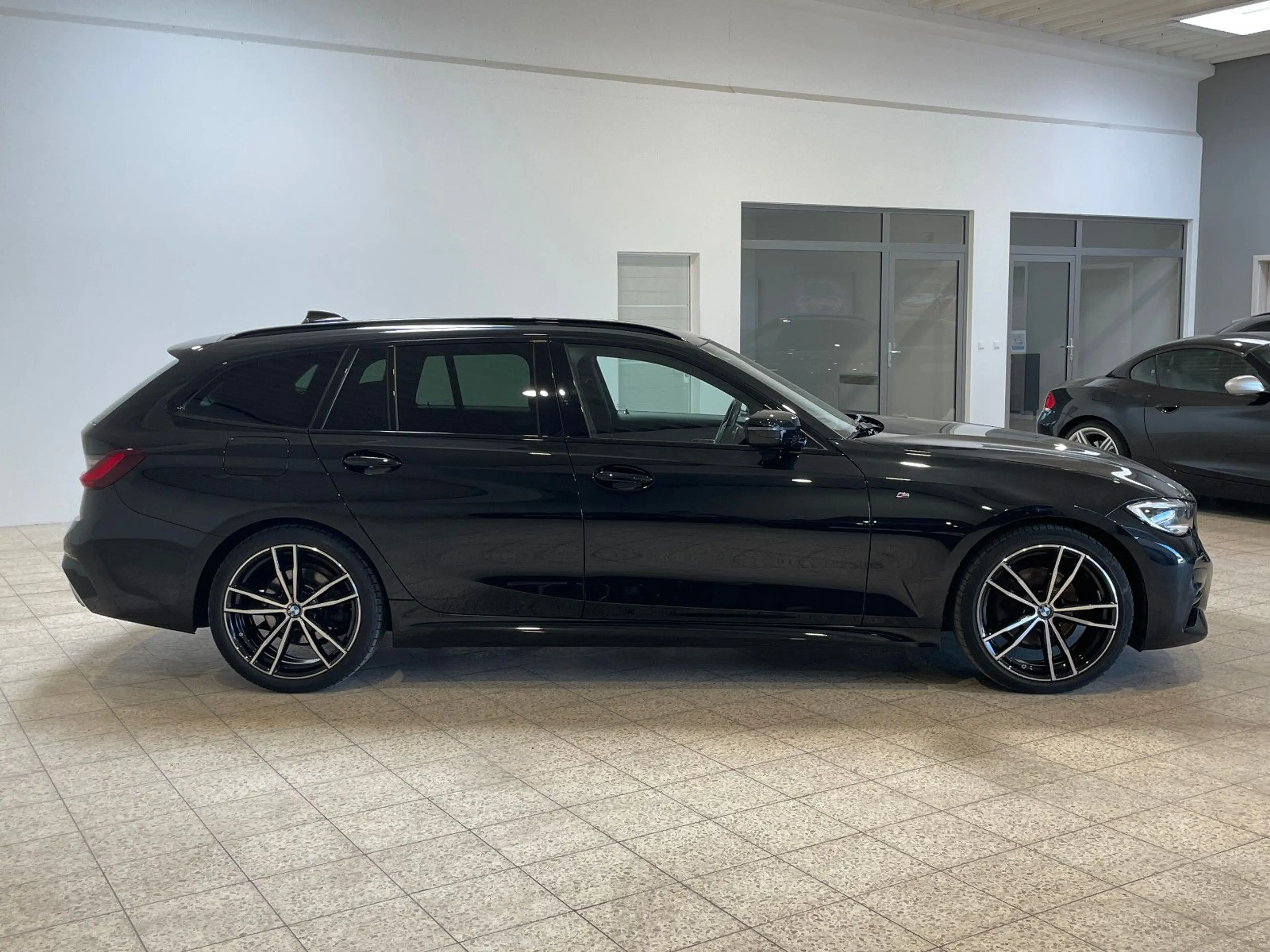 BMW 320 d Touring M Sport Paket Laser*Head-Up*DAB — photo 8