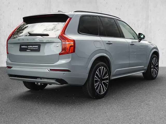 Volvo XC90 view 4