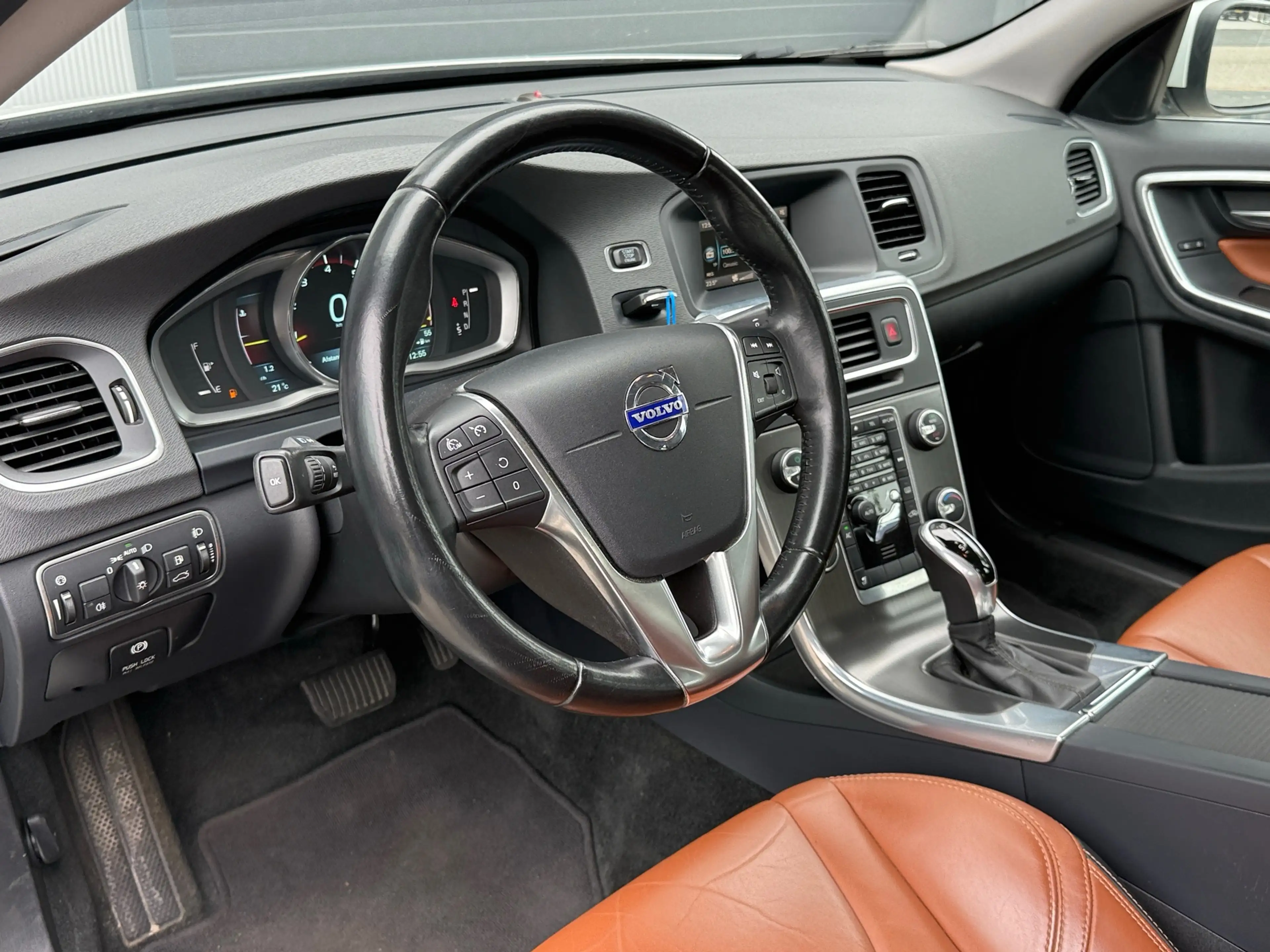 Volvo S60 1.6 T3 R-Design / AUTOMAAT / LEDEREN BEKLEDING — photo 15