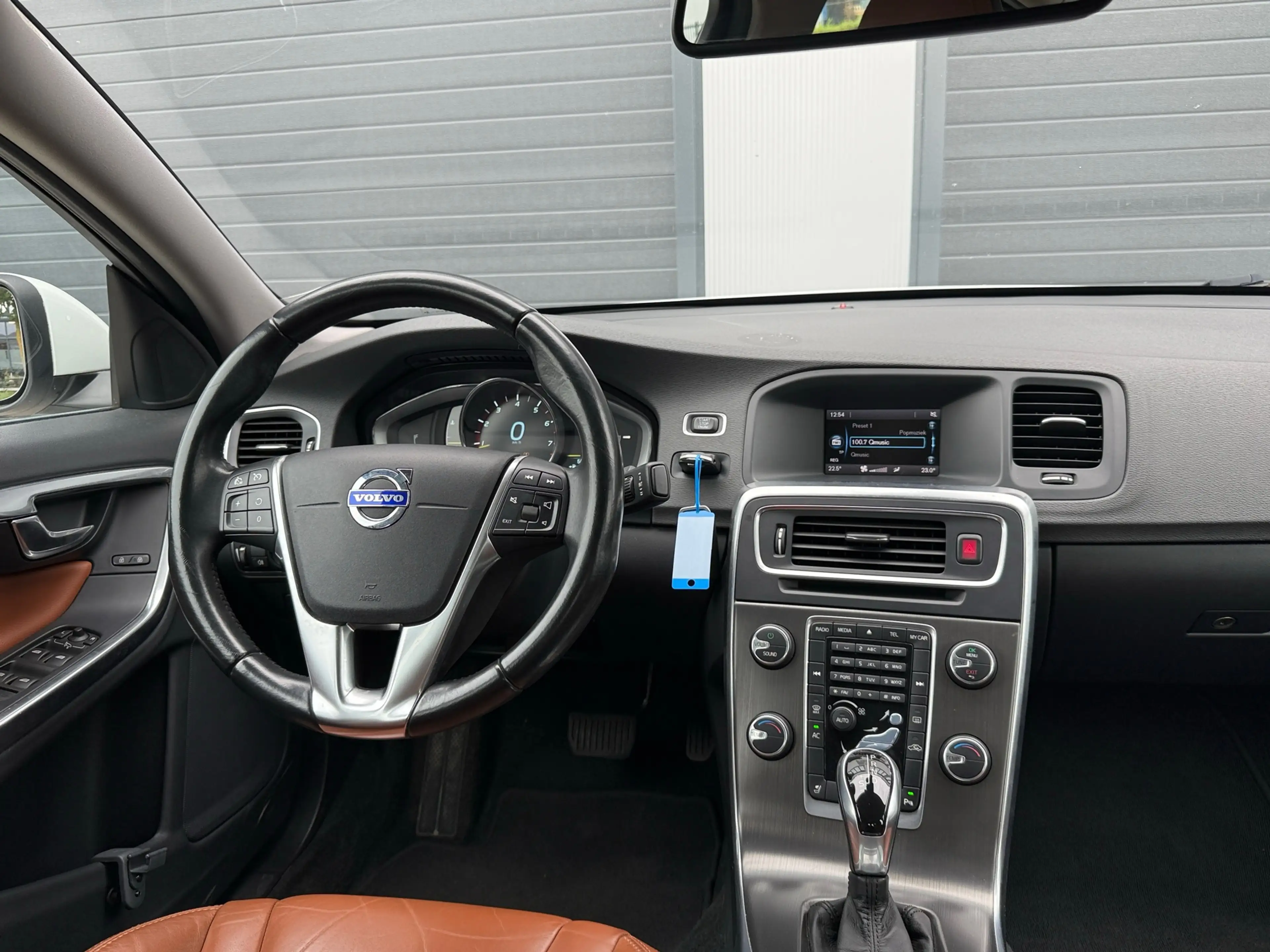 Volvo S60 1.6 T3 R-Design / AUTOMAAT / LEDEREN BEKLEDING — photo 13