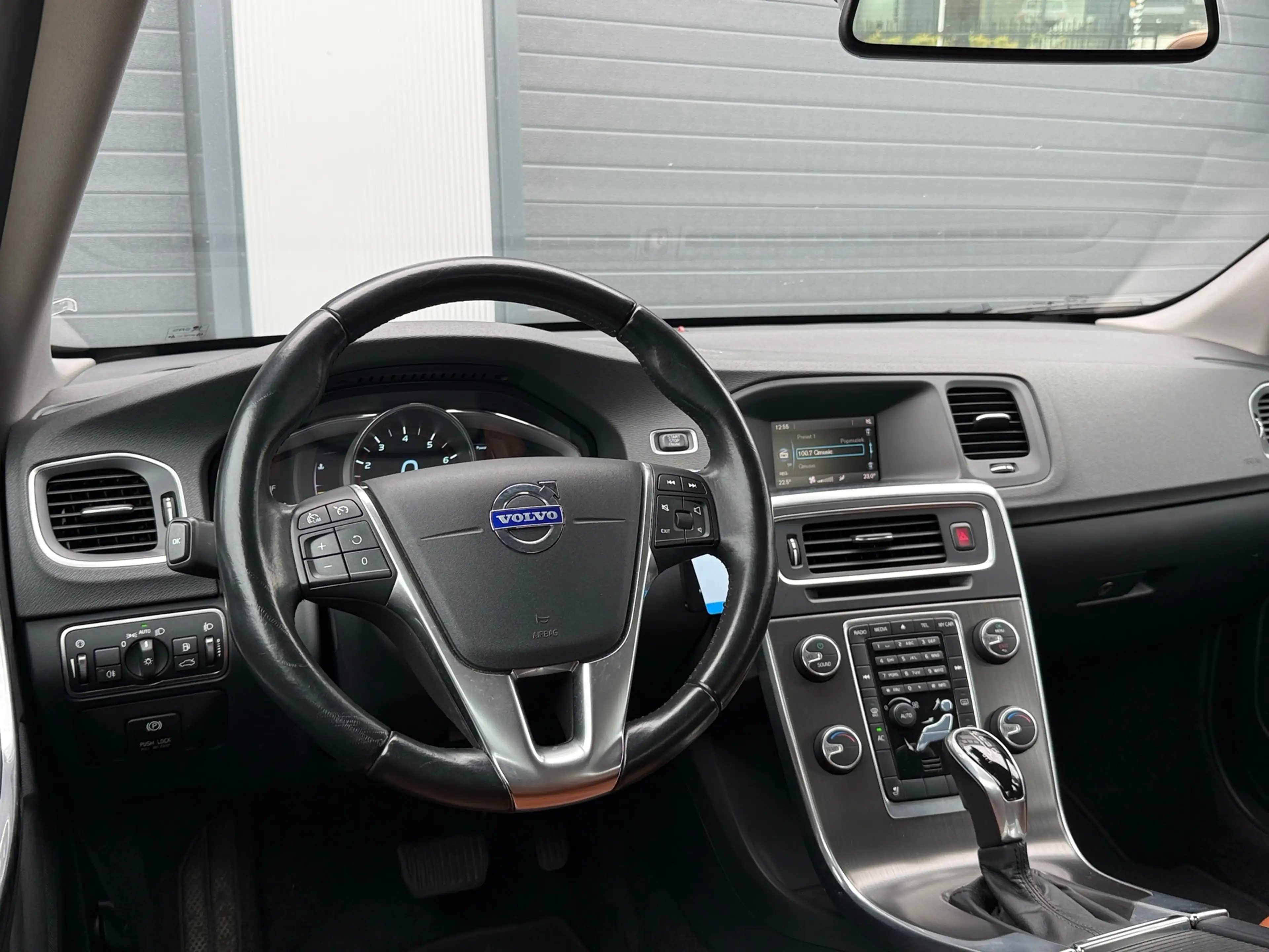 Volvo S60 1.6 T3 R-Design / AUTOMAAT / LEDEREN BEKLEDING — photo 14