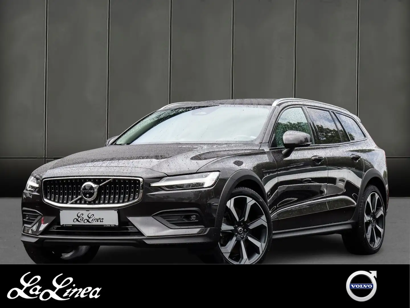 Volvo V60 Cross Country B5 (B) AWD Ultimate NP:81.760,-//B&W//360°//AHK Gris - 1