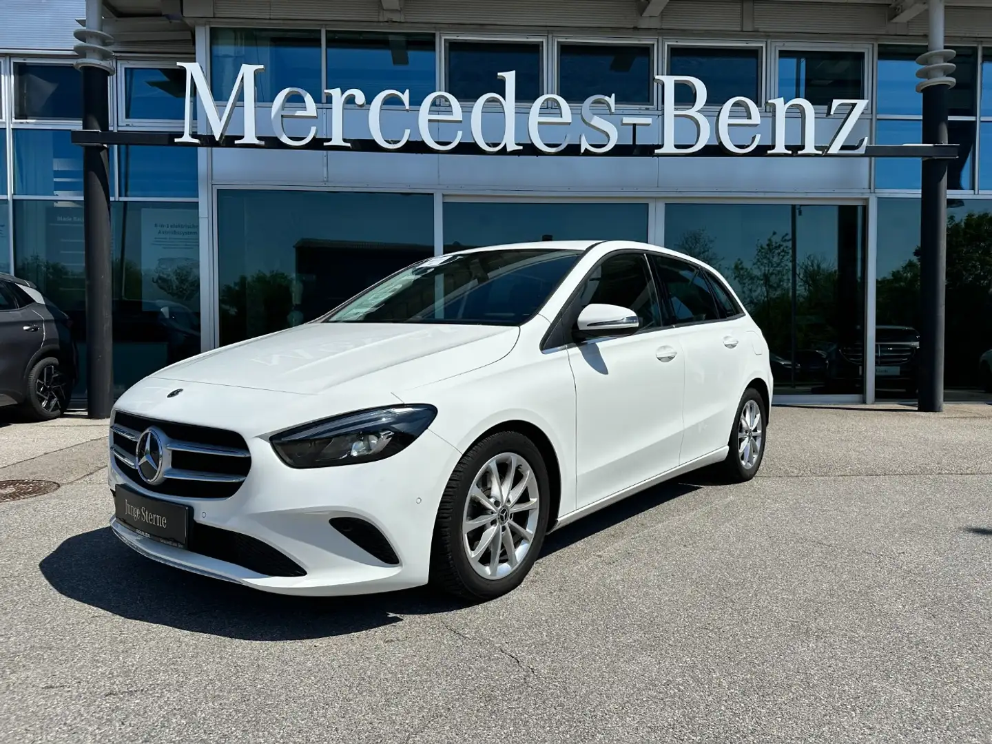 Mercedes-Benz B 180 d Style MBUX LED Diesel Automatik TOP Weiß - 2