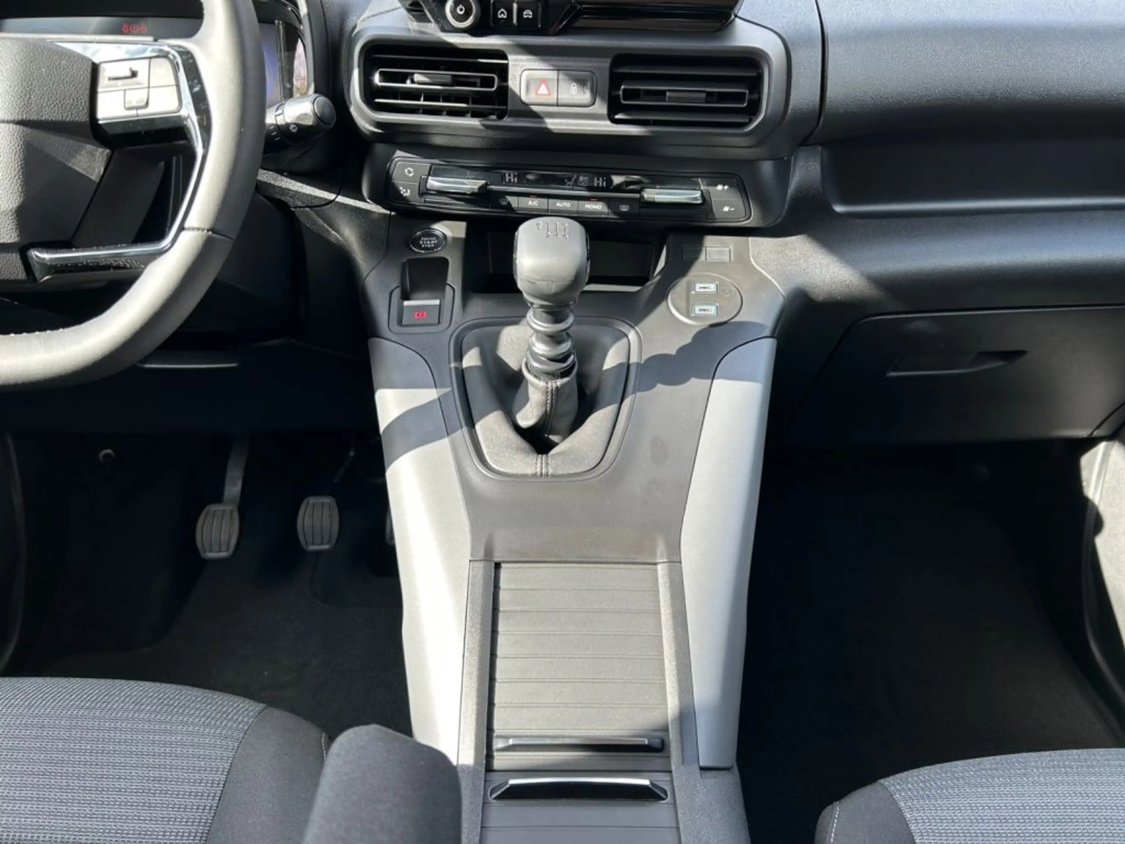 Toyota Proace City Verso 1.2 Turbo L1 Teamplayer (E) — photo 11