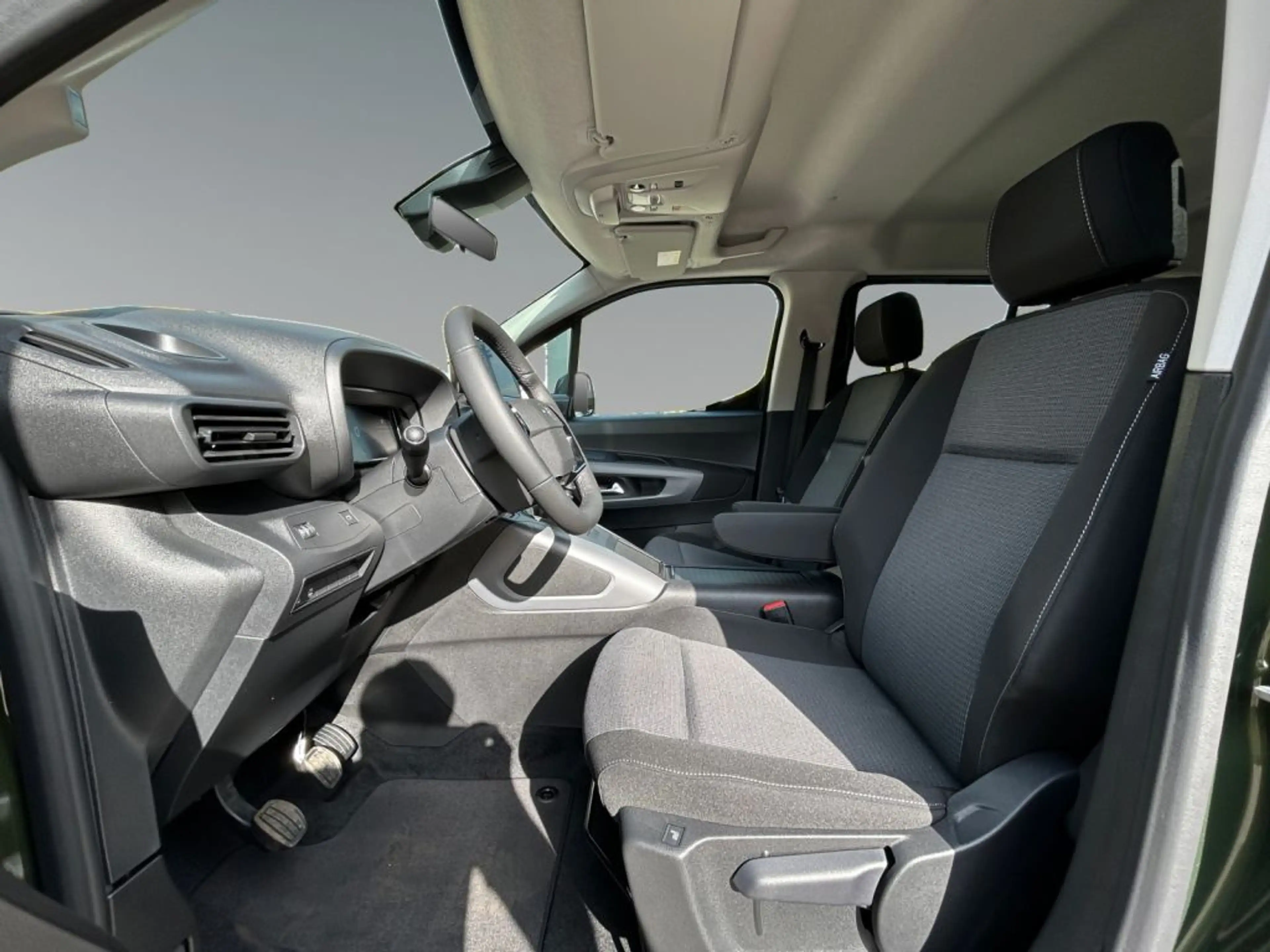 Toyota Proace City Verso 1.2 Turbo L1 Teamplayer (E) — photo 9