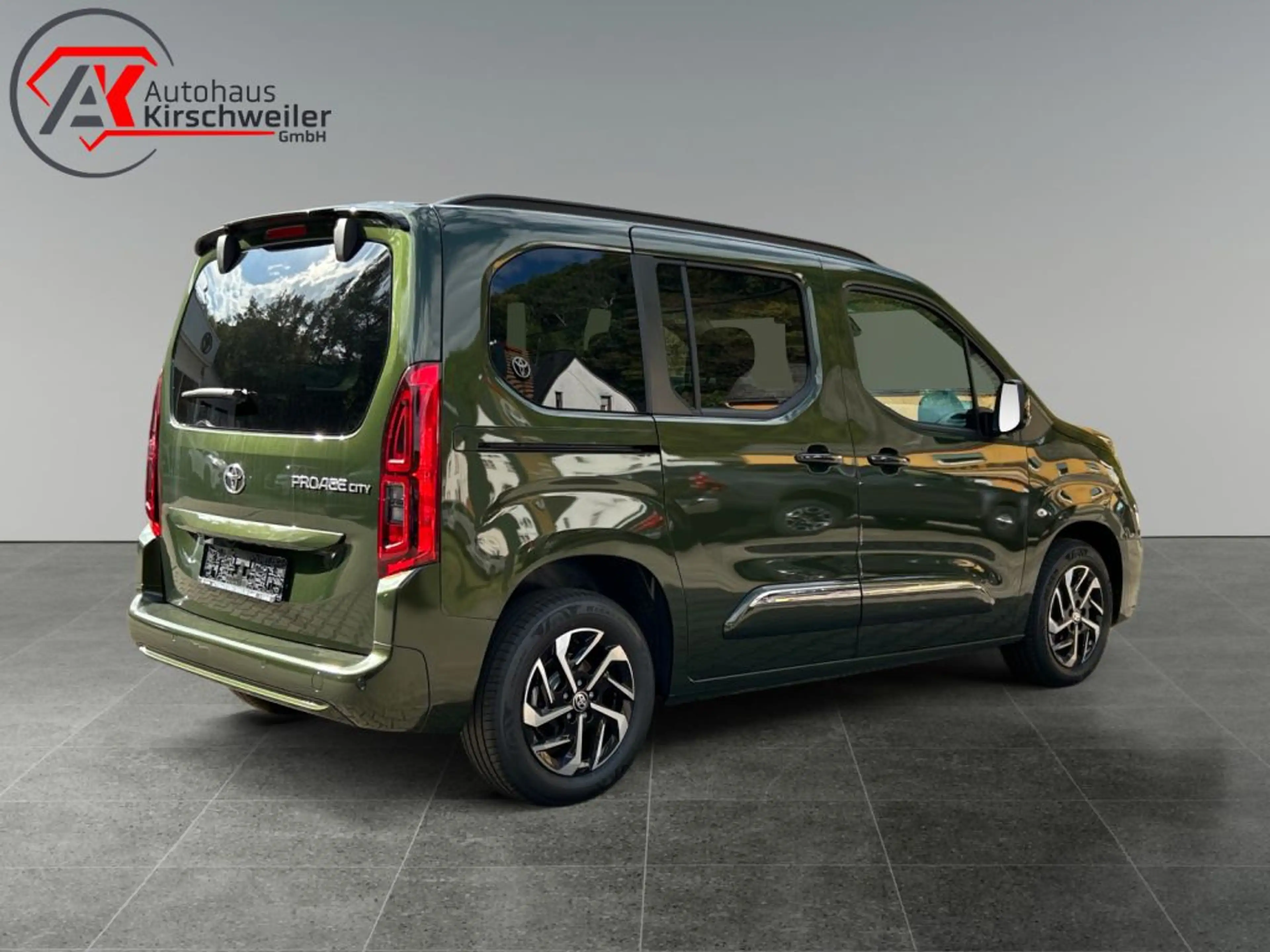 Toyota Proace City Verso 1.2 Turbo L1 Teamplayer (E) — photo 5