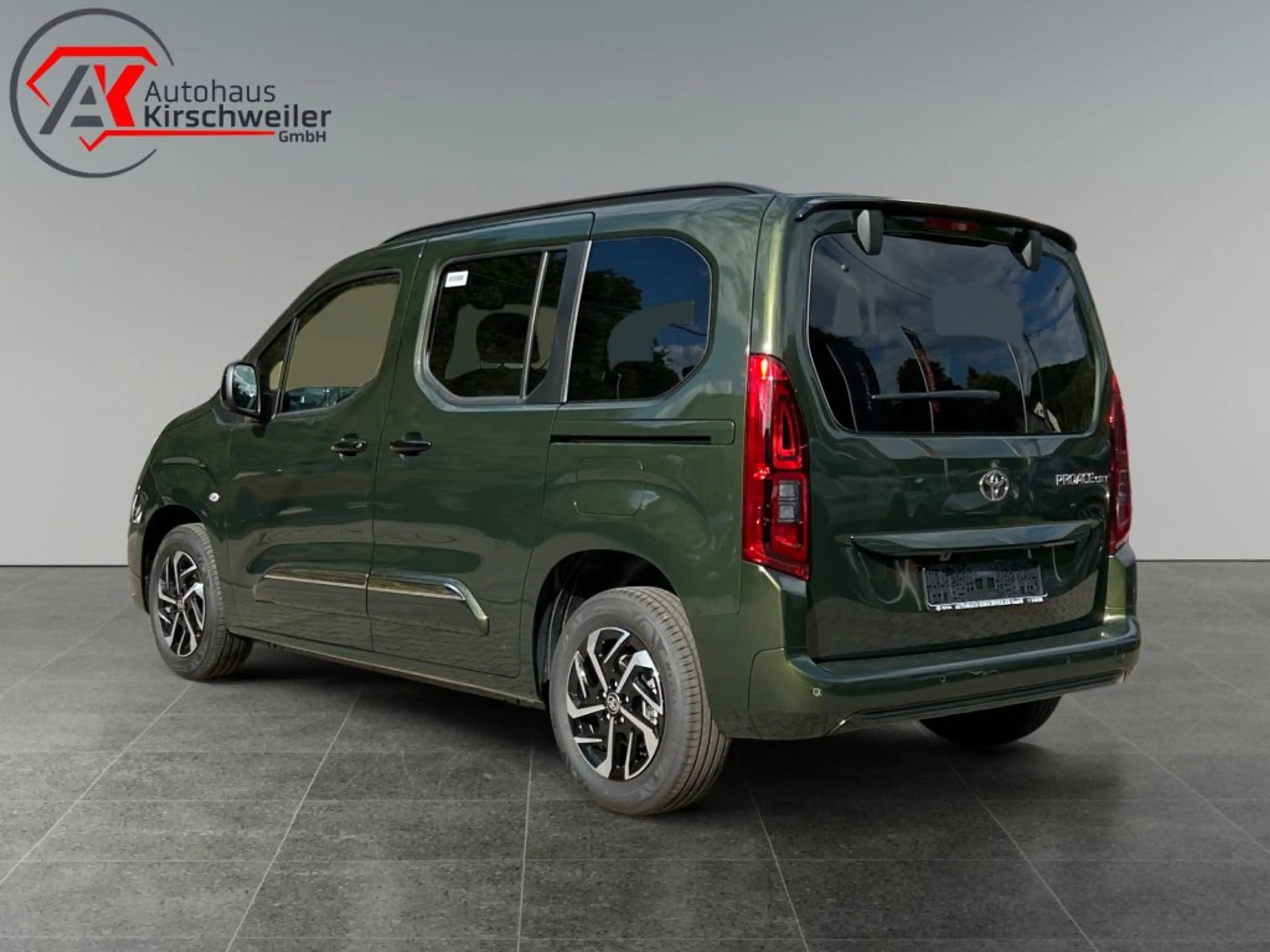 Toyota Proace City Verso 1.2 Turbo L1 Teamplayer (E) — photo 3