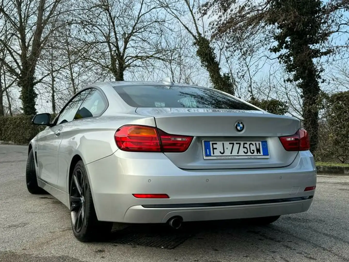 BMW 420 420d Coupe Sport 184cv auto srebrna - 2