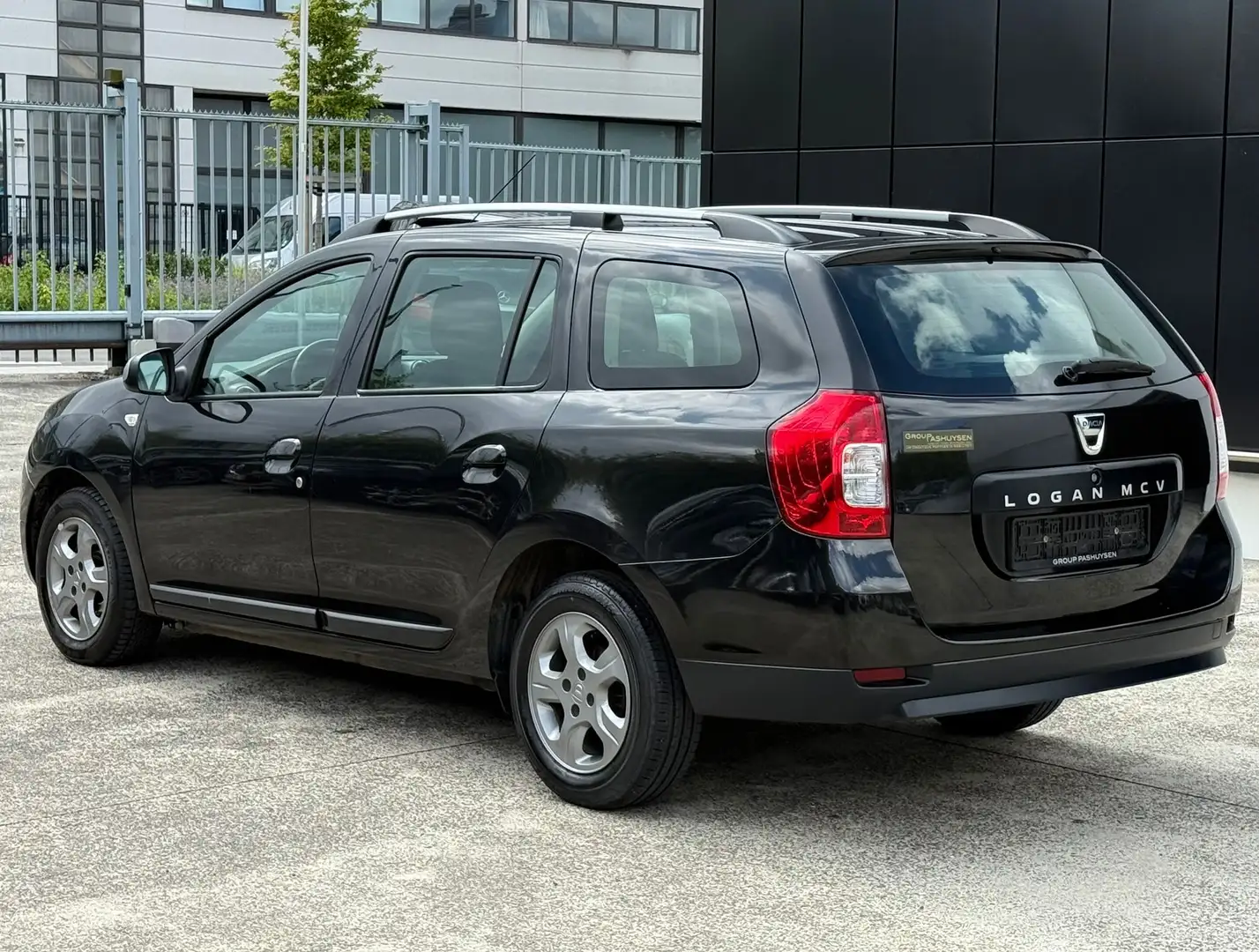 Dacia Logan 1.2 ESSENCE - AIRCO - CONTRÔLE TECHNIQUE OK - 2