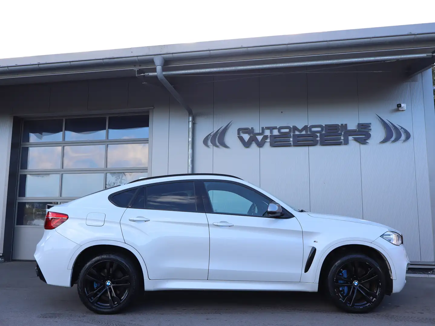 BMW X6 M 50d *LEDER*GLAS-SD*AHK*360*H/K-SOUND*20"LM-FELGEN* Blanc - 2