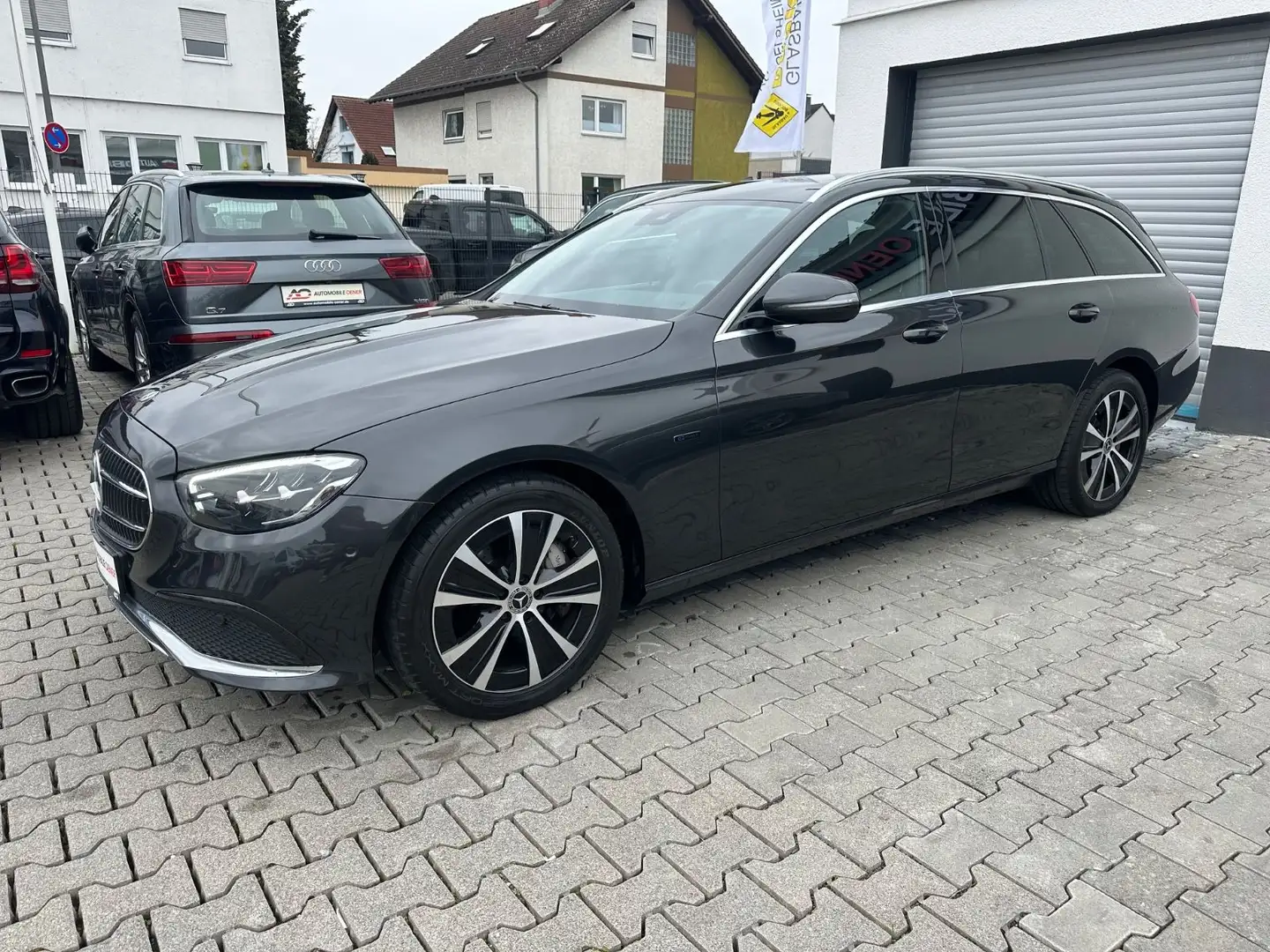 Mercedes-Benz E 300 de*MOPF*WIDESCREEN*AHK*LEDER*LED*R-CAM*AHK Grün - 1