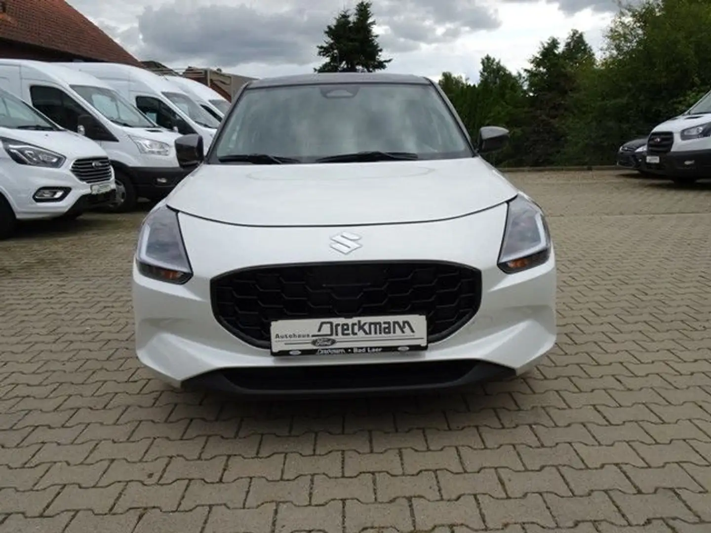 Suzuki Swift 1.2 Dualjet Hybrid 61 kW Club Weiß - 2