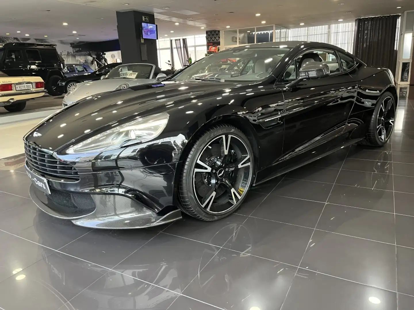 Aston Martin Vanquish Negro - 1