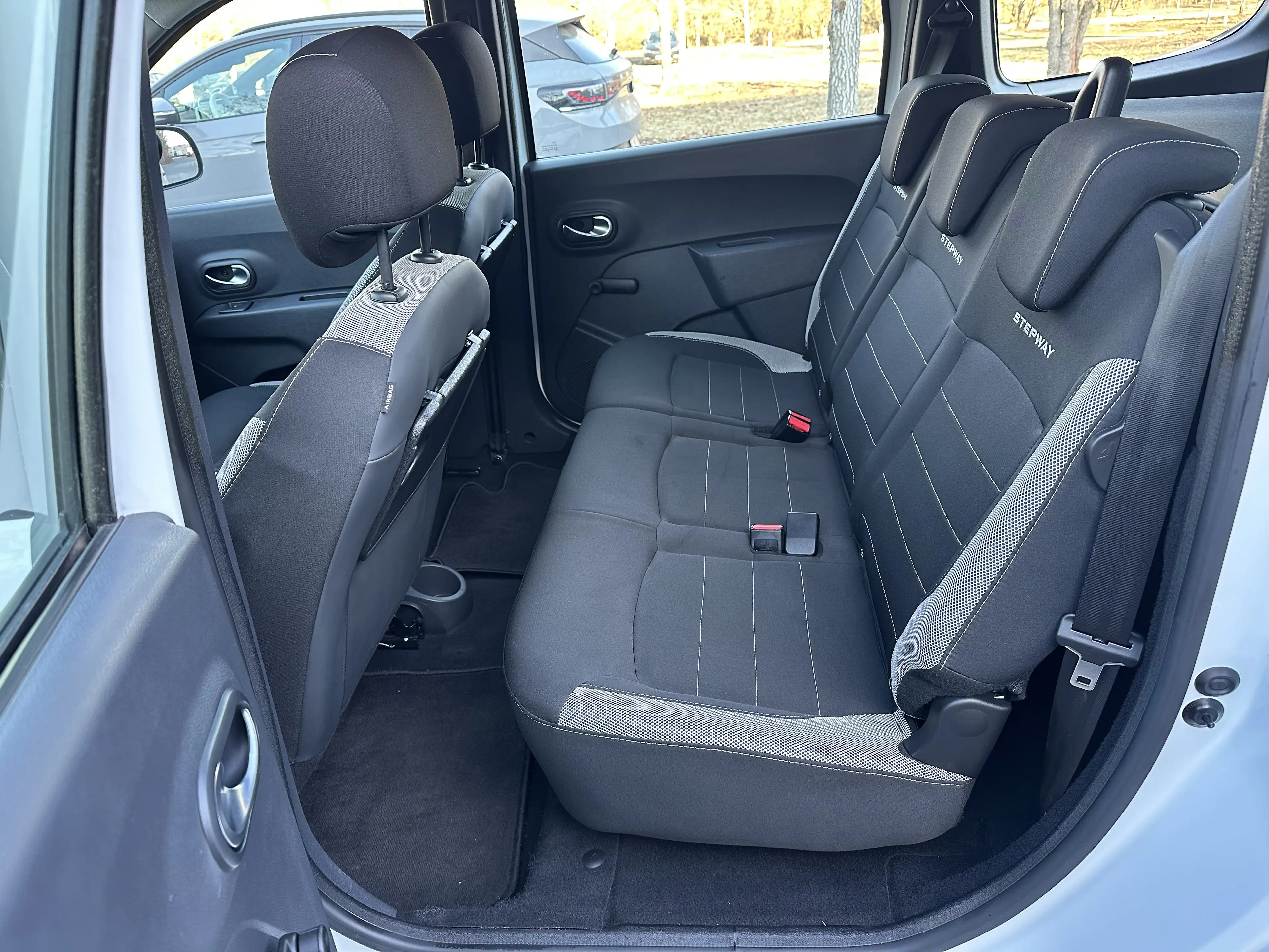 Dacia Lodgy STEPWAY.,Navi,Kamera,AHK.,TUV.,… — photo 6