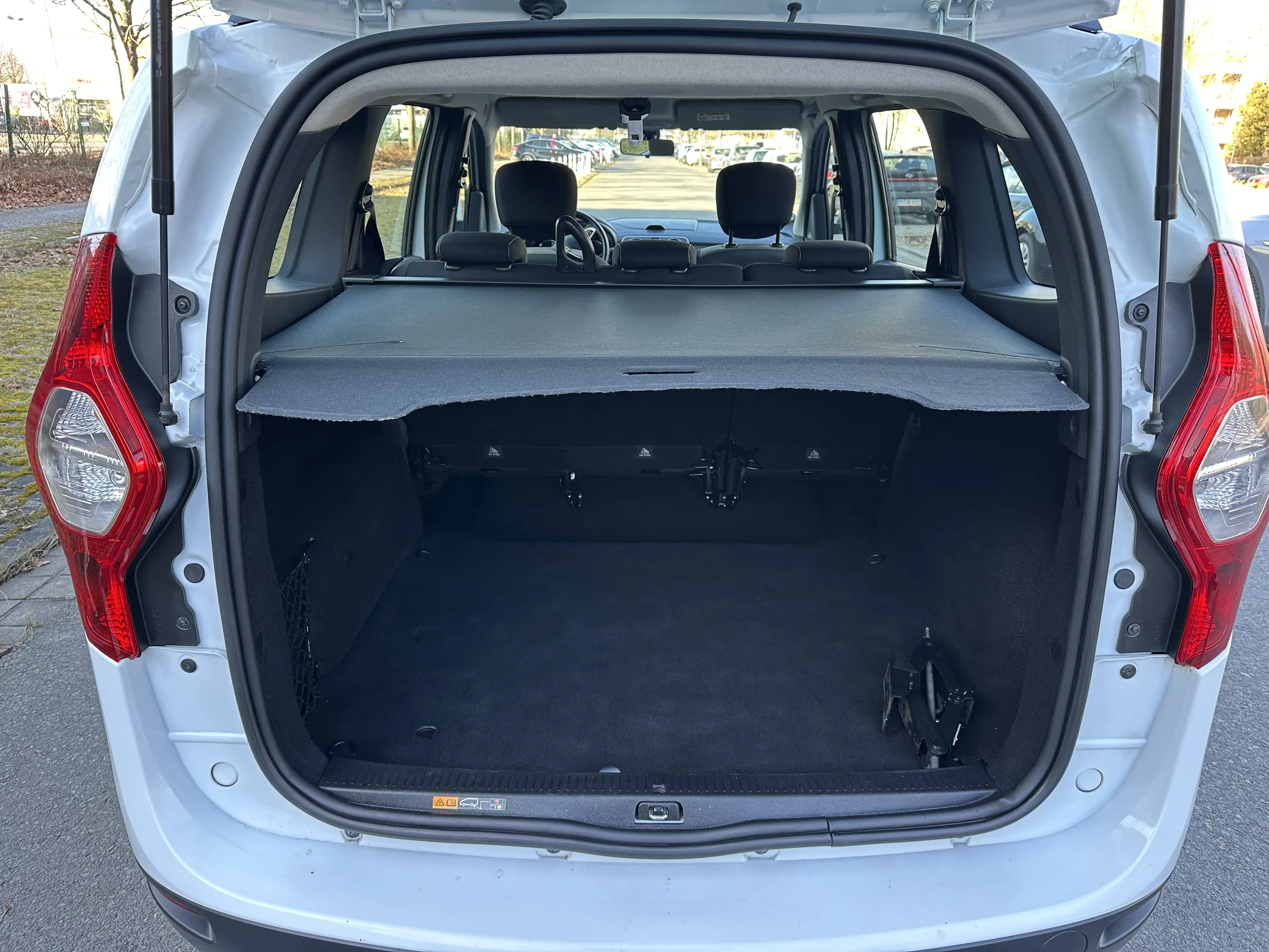 Dacia Lodgy STEPWAY.,Navi,Kamera,AHK.,TUV.,… — photo 10