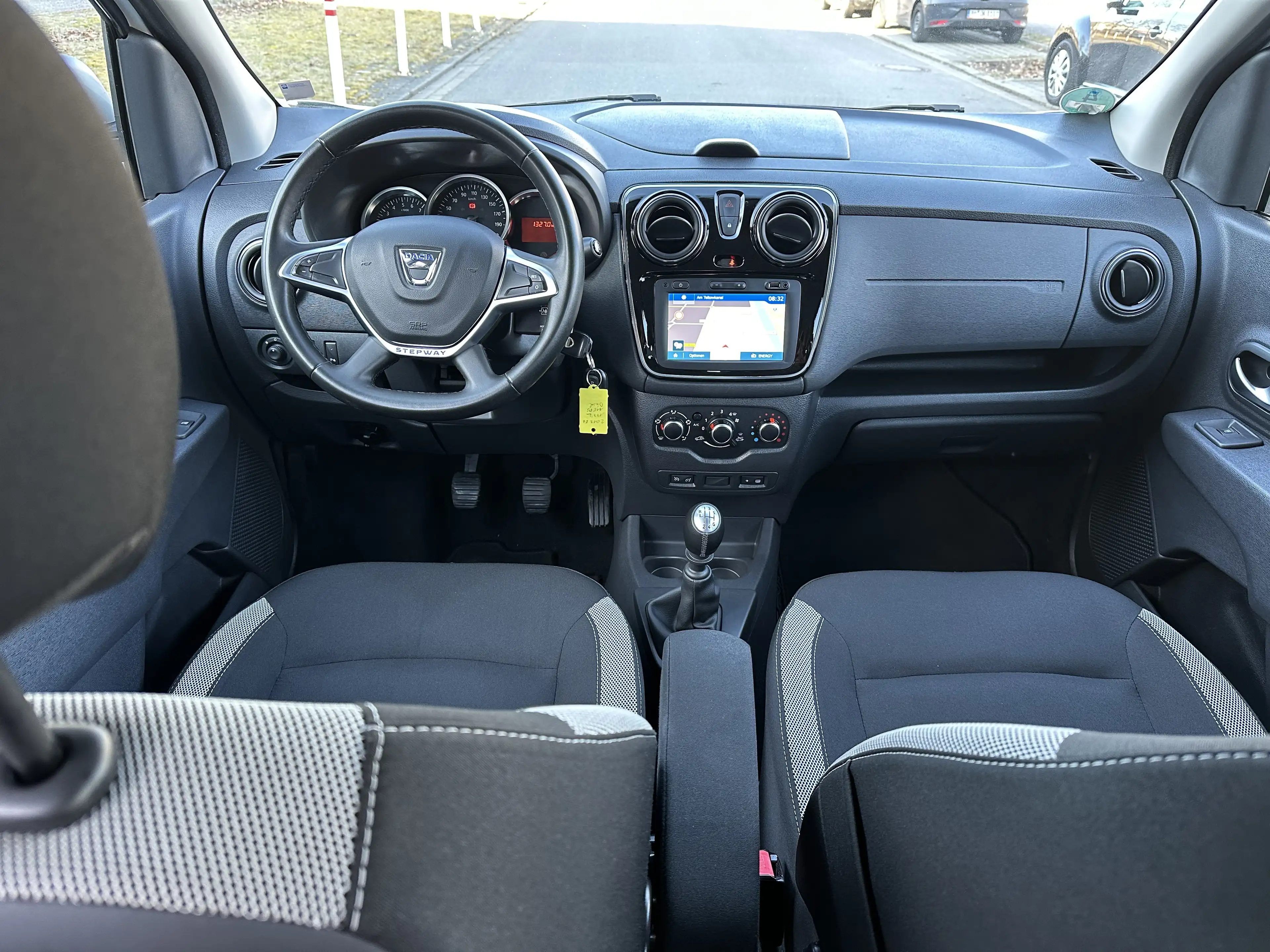 Dacia Lodgy STEPWAY.,Navi,Kamera,AHK.,TUV.,… — photo 4