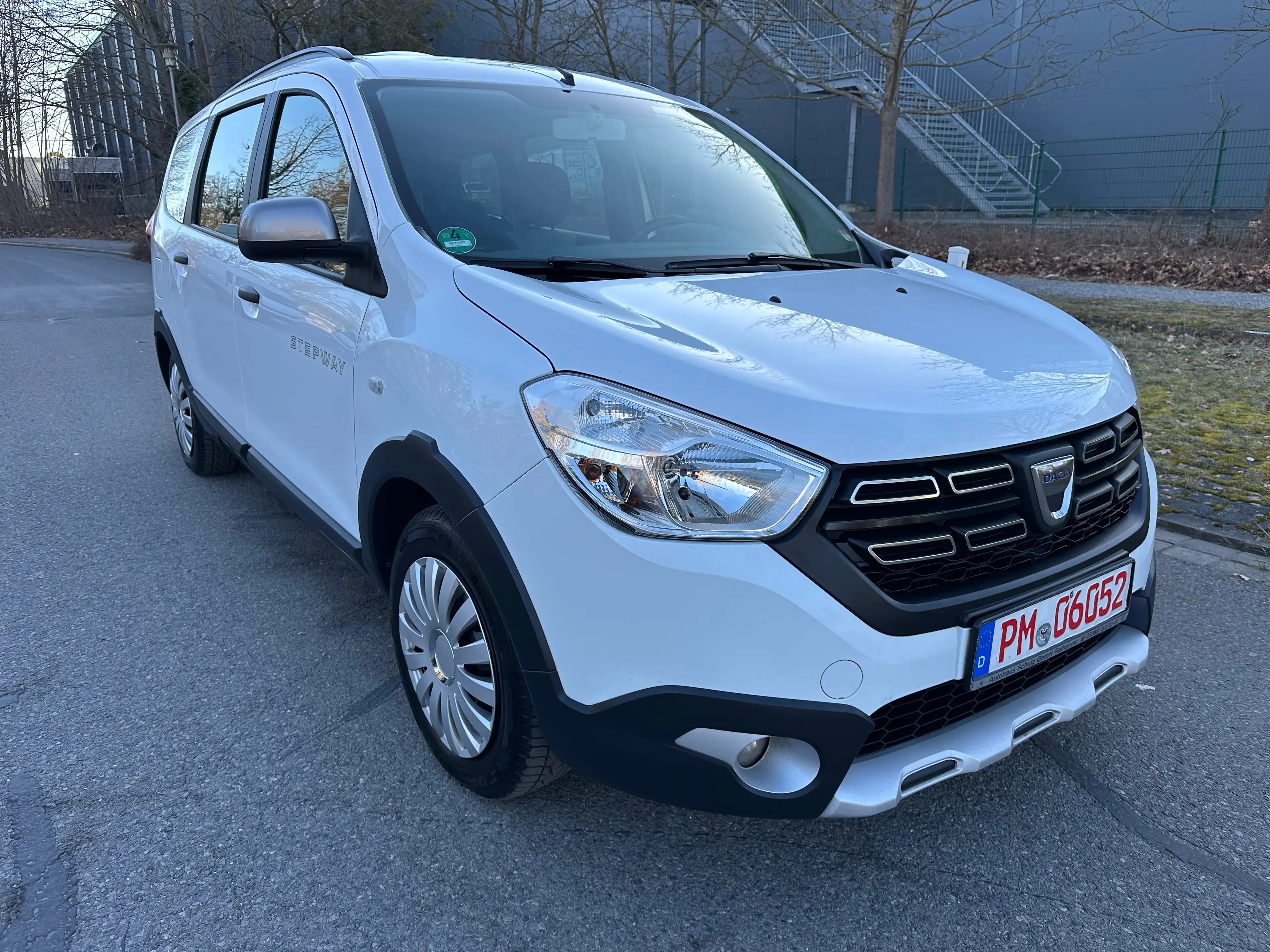 Dacia Lodgy STEPWAY.,Navi,Kamera,AHK.,TUV.,… — photo 12