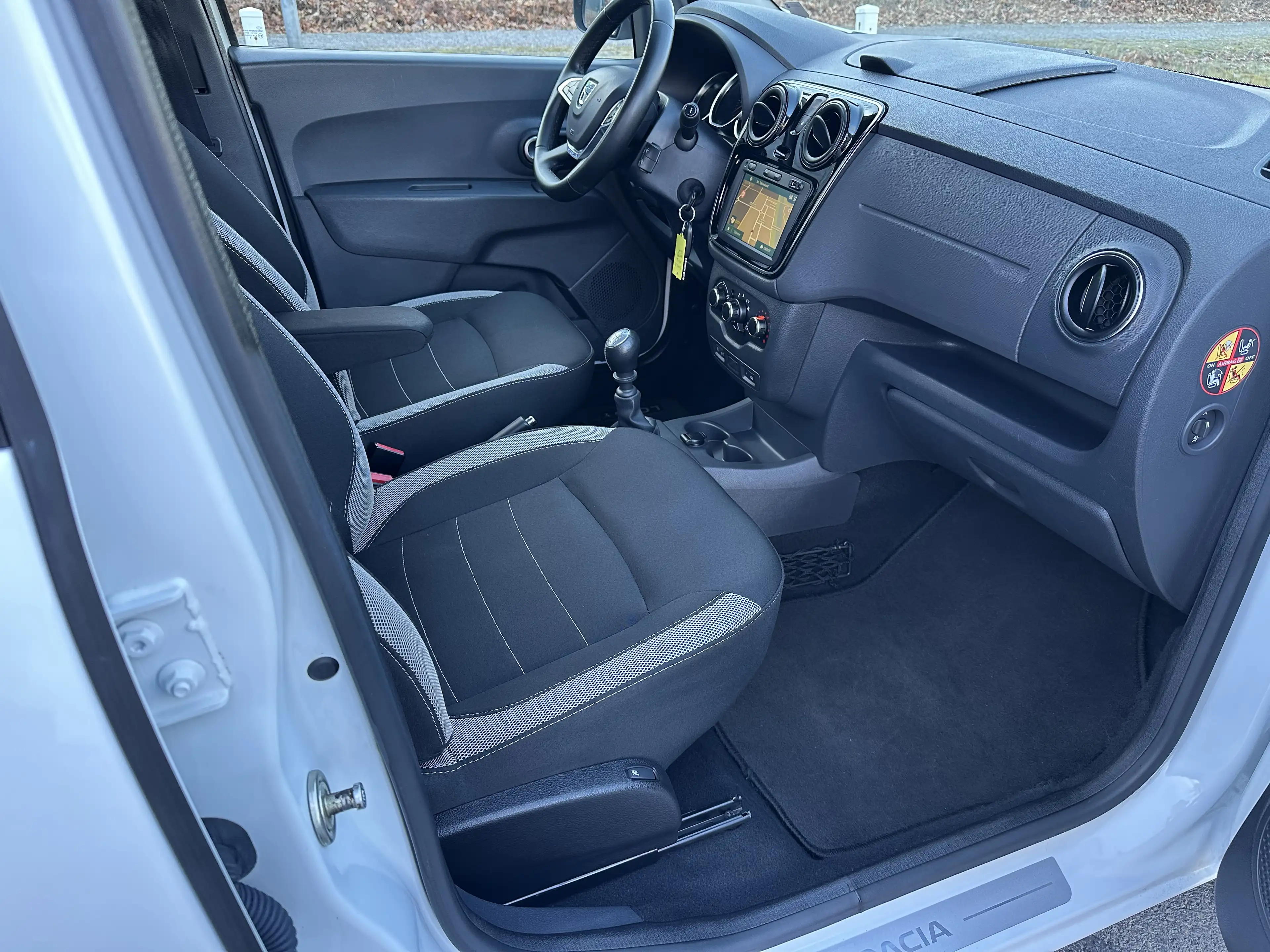 Dacia Lodgy STEPWAY.,Navi,Kamera,AHK.,TUV.,… — photo 3
