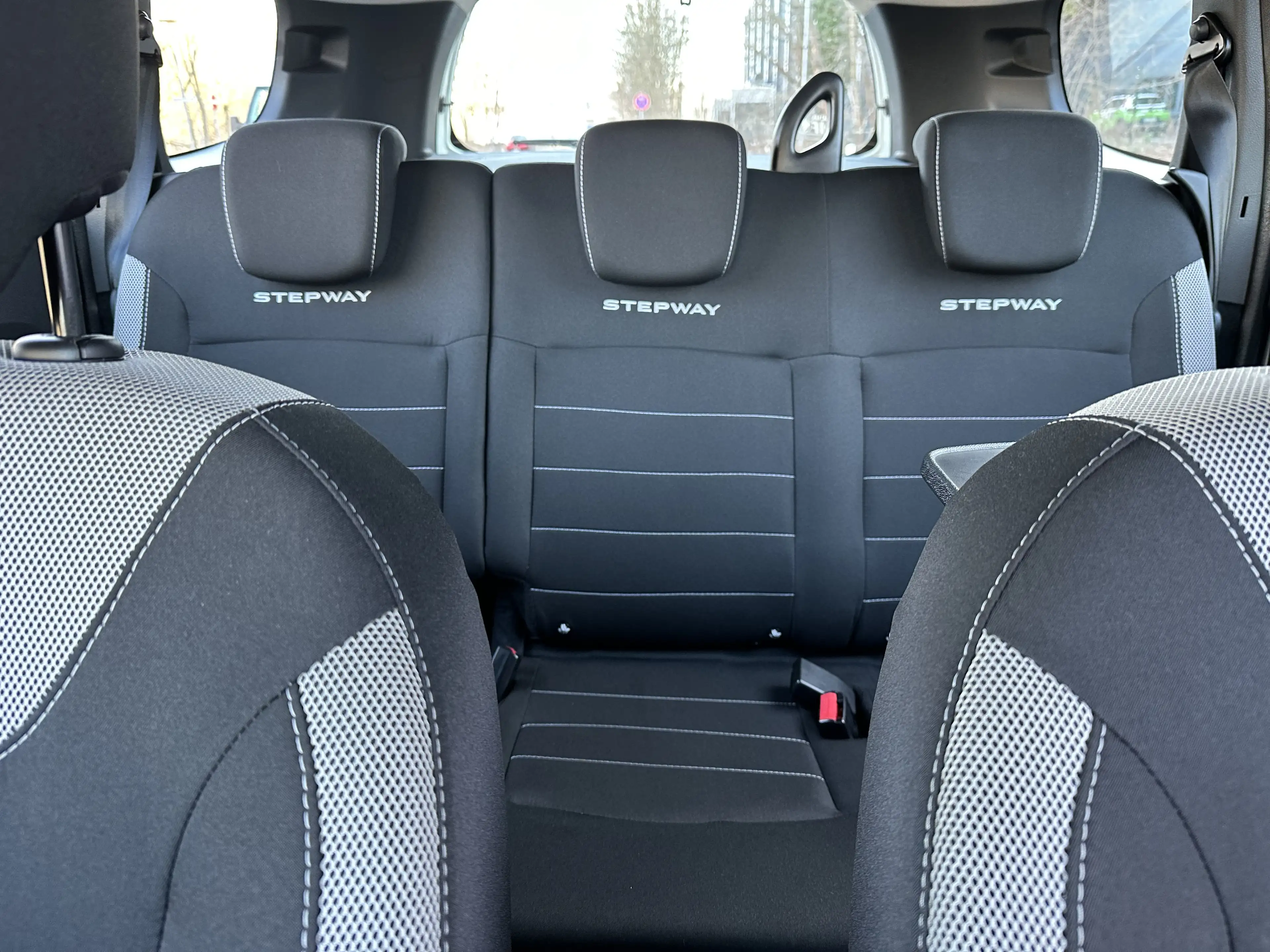 Dacia Lodgy STEPWAY.,Navi,Kamera,AHK.,TUV.,… — photo 8
