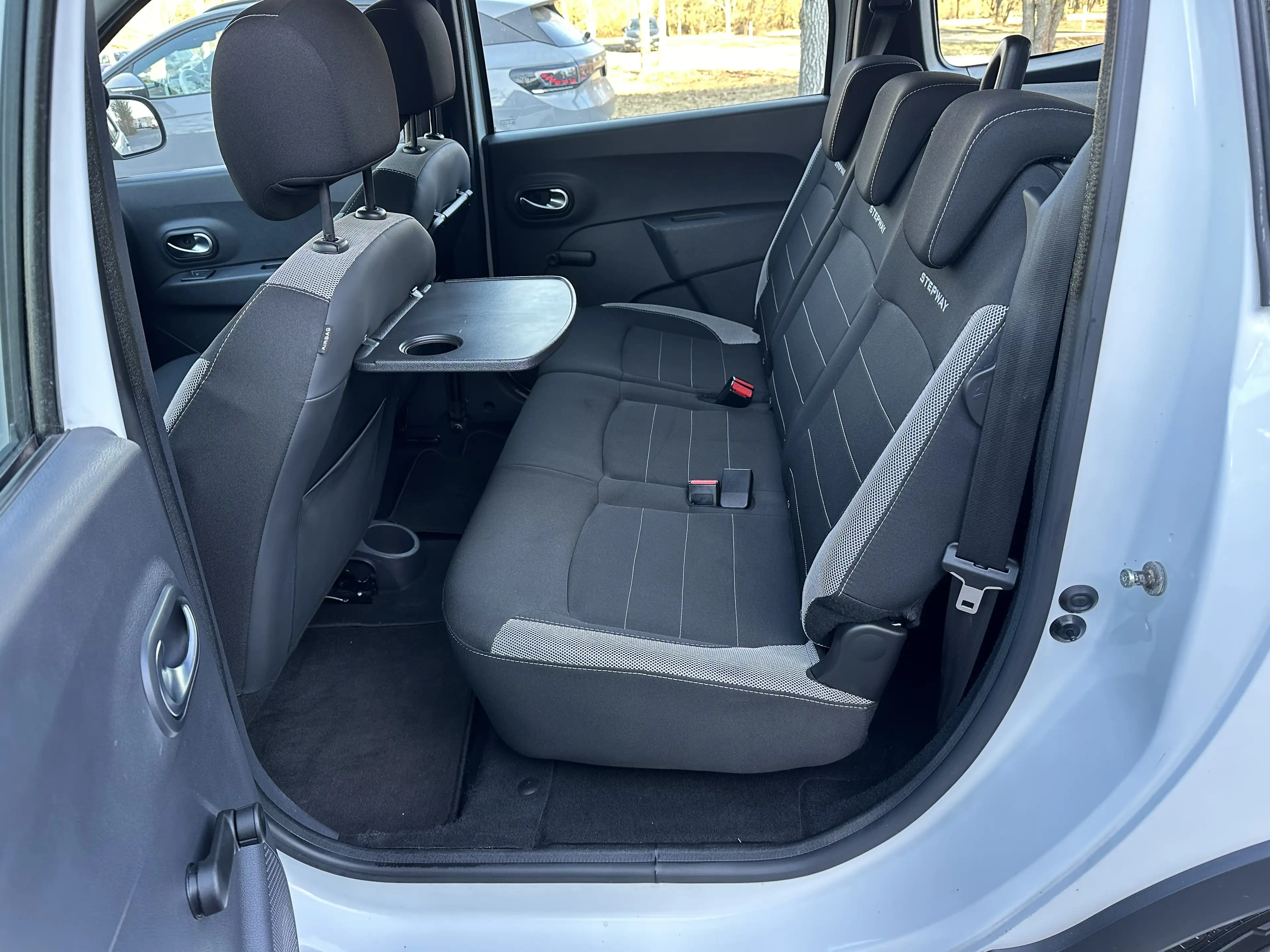 Dacia Lodgy STEPWAY.,Navi,Kamera,AHK.,TUV.,… — photo 7