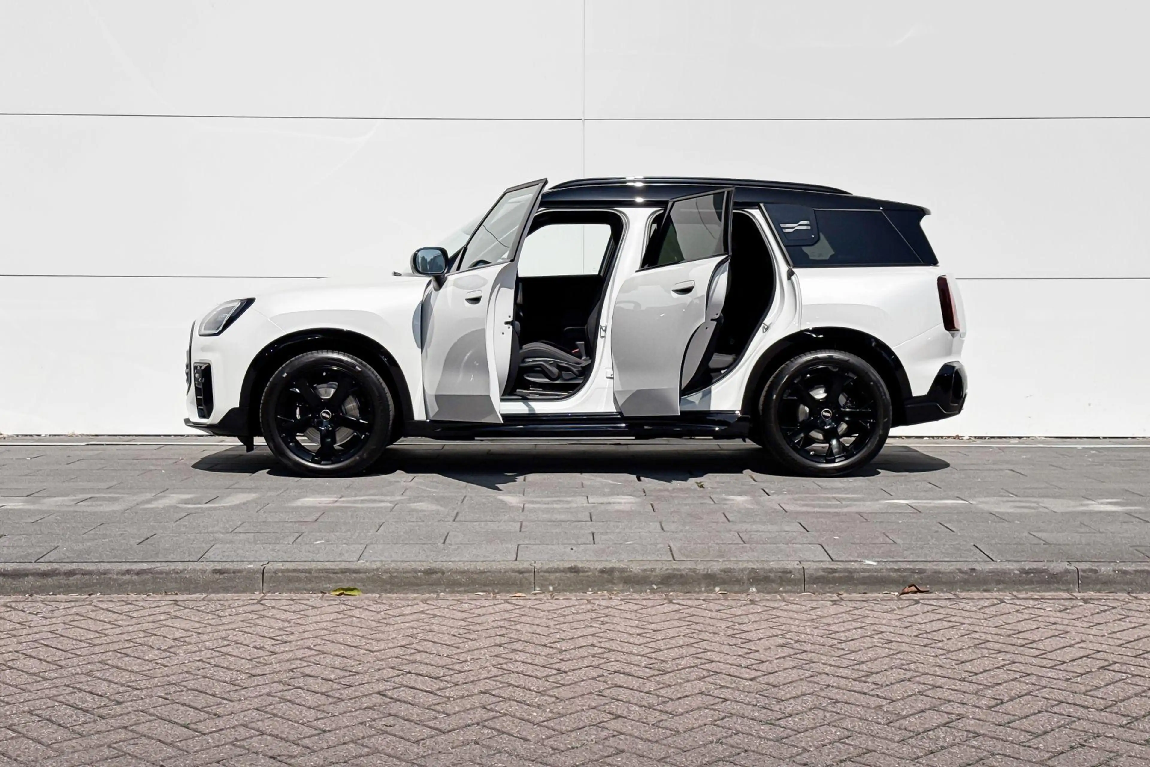 MINI John Cooper Works Countryman Electric E L 66.5 kWh | 19 Inch John Cooper Works — photo 3