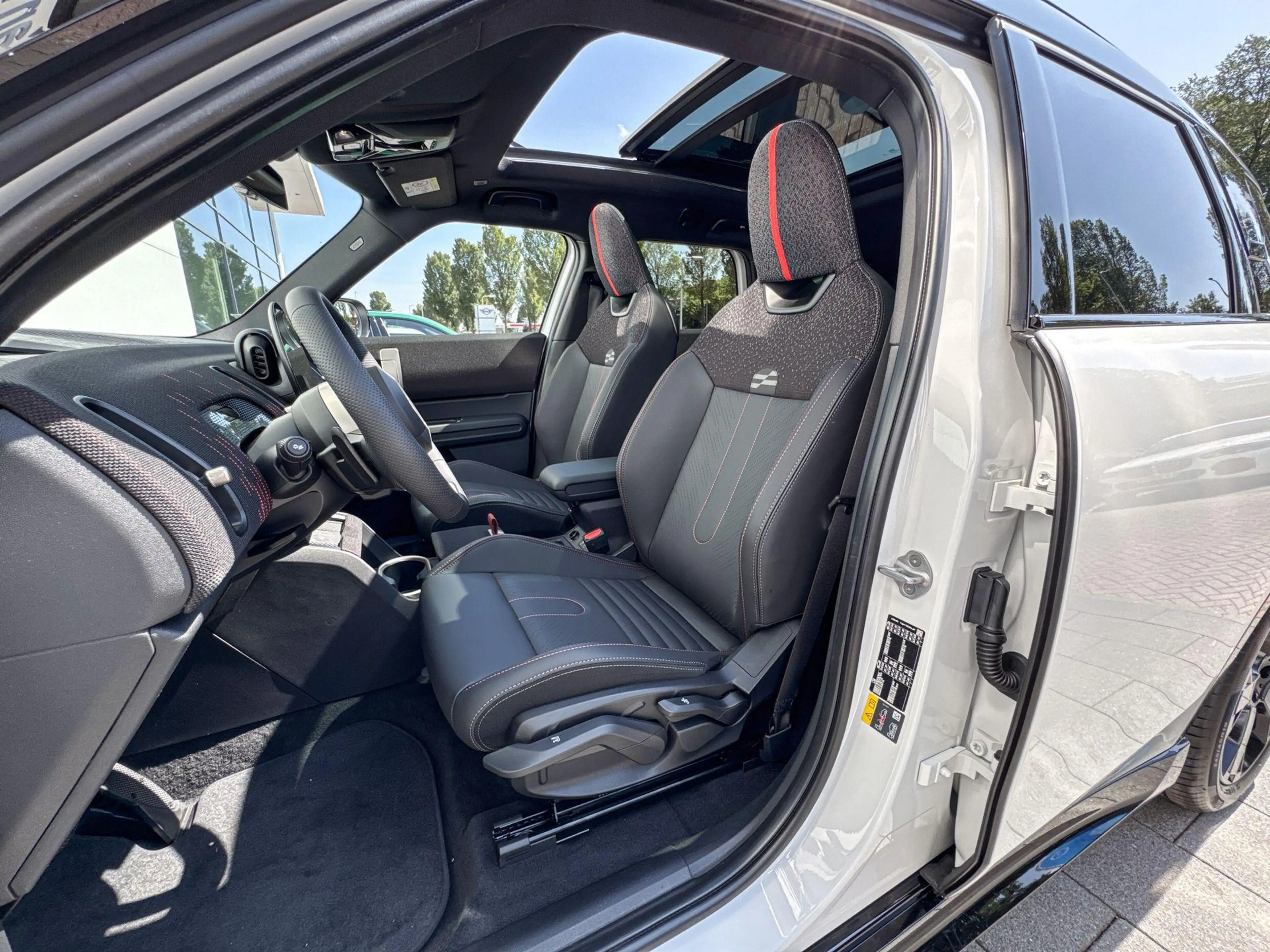 MINI John Cooper Works Countryman Electric E L 66.5 kWh | 19 Inch John Cooper Works — photo 9