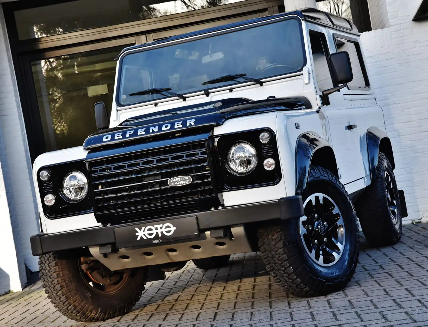 Land Rover Defender 90 ADVENTURE EDITION ***FULL HISTORY*** Wit - 1