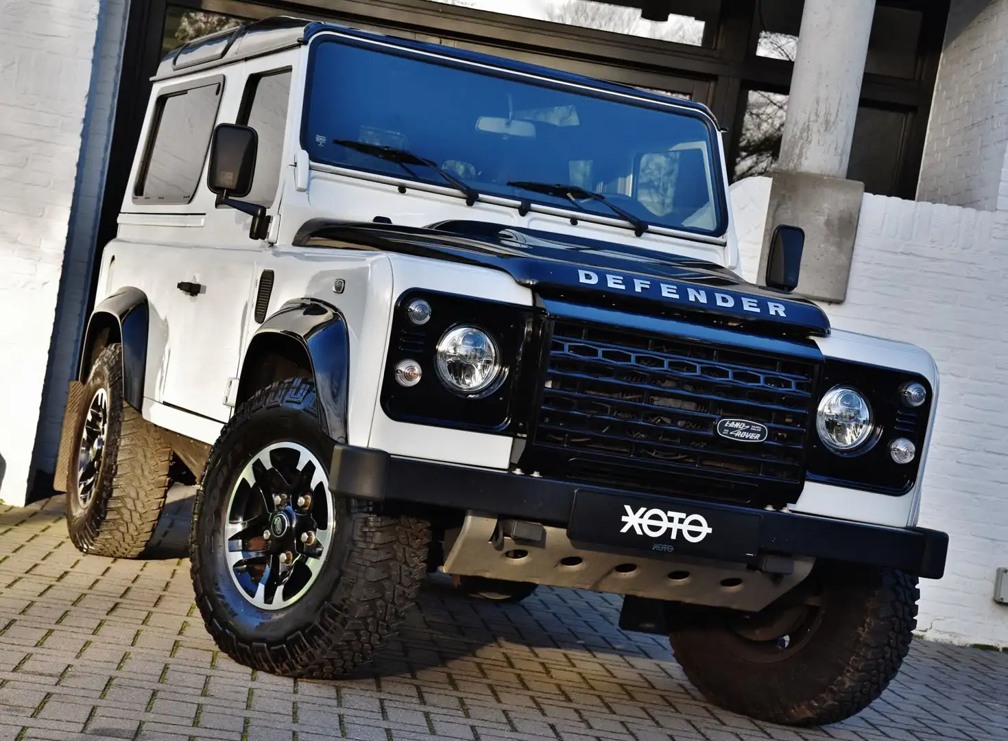 Land Rover Defender 90 ADVENTURE EDITION ***FULL HISTORY*** Wit - 2