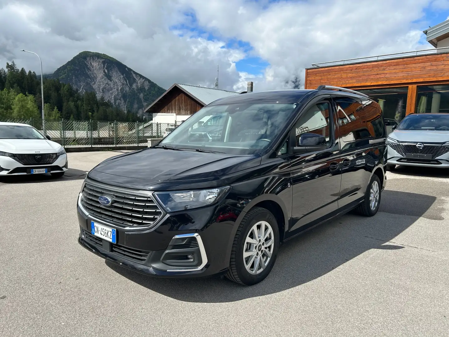 Ford Tourneo Connect Grand Tourneo Connect 2.0 EcoBlue 122 CV AWD Titan Černá - 1