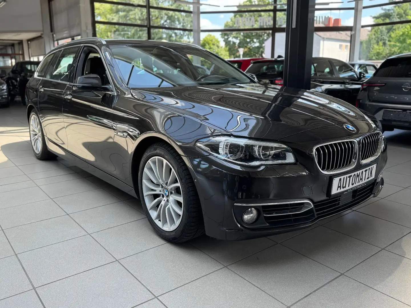 BMW 535 d Touring Luxury *Autom.*LED*El.-Hkl* - 2