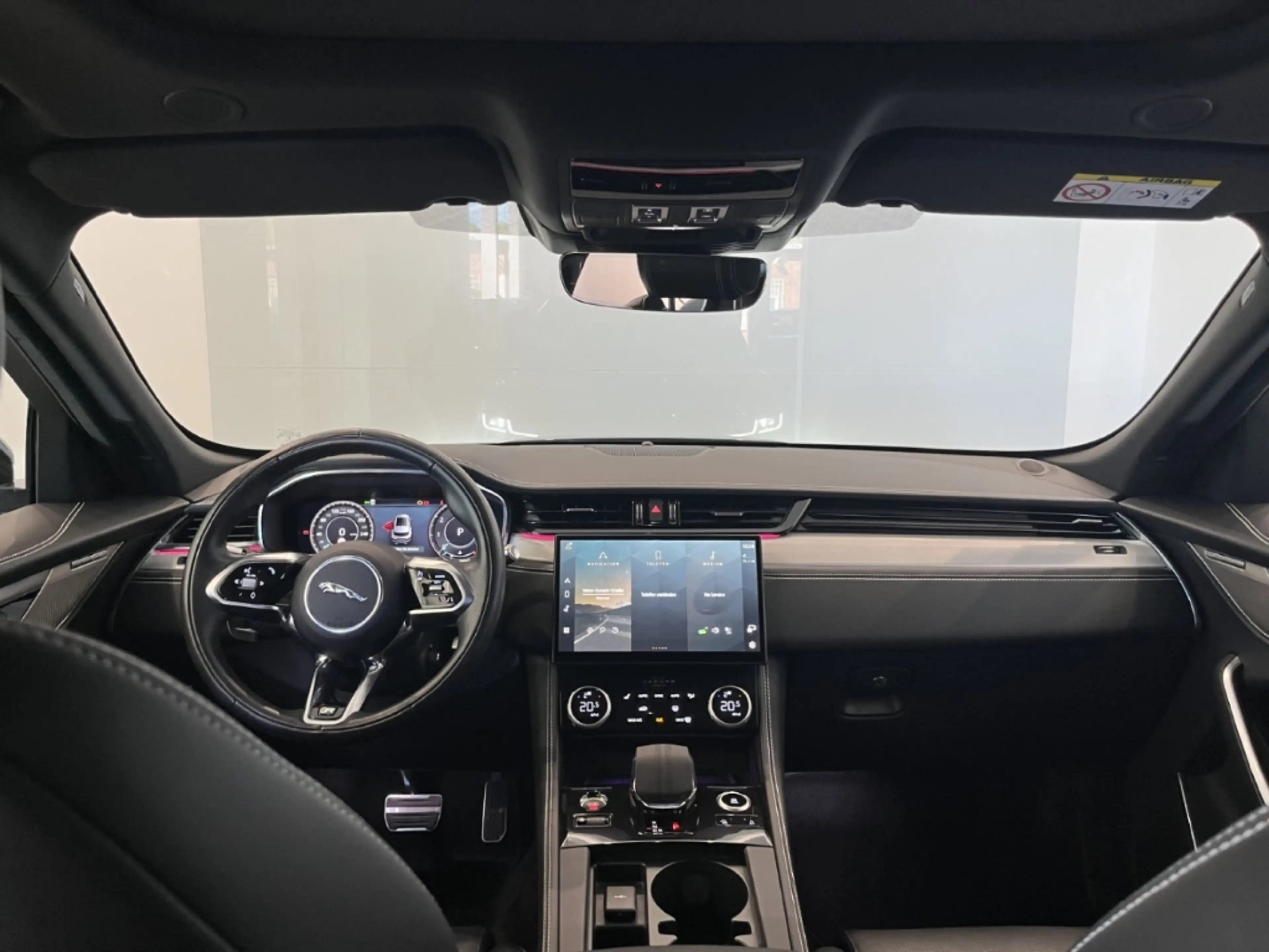 Jaguar F-Pace P250 R-Dynamic SE AWD StandHZG AHK — photo 4